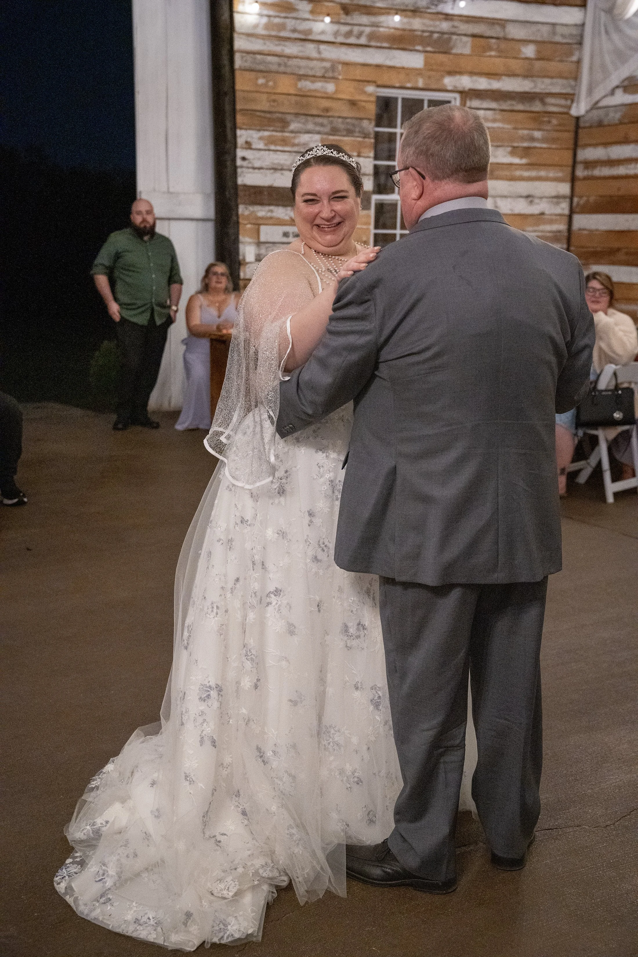 paul-brittney-bray-wedding-avonley-homestead-shelbyville-ky-shelby-marie-photography-366.jpg