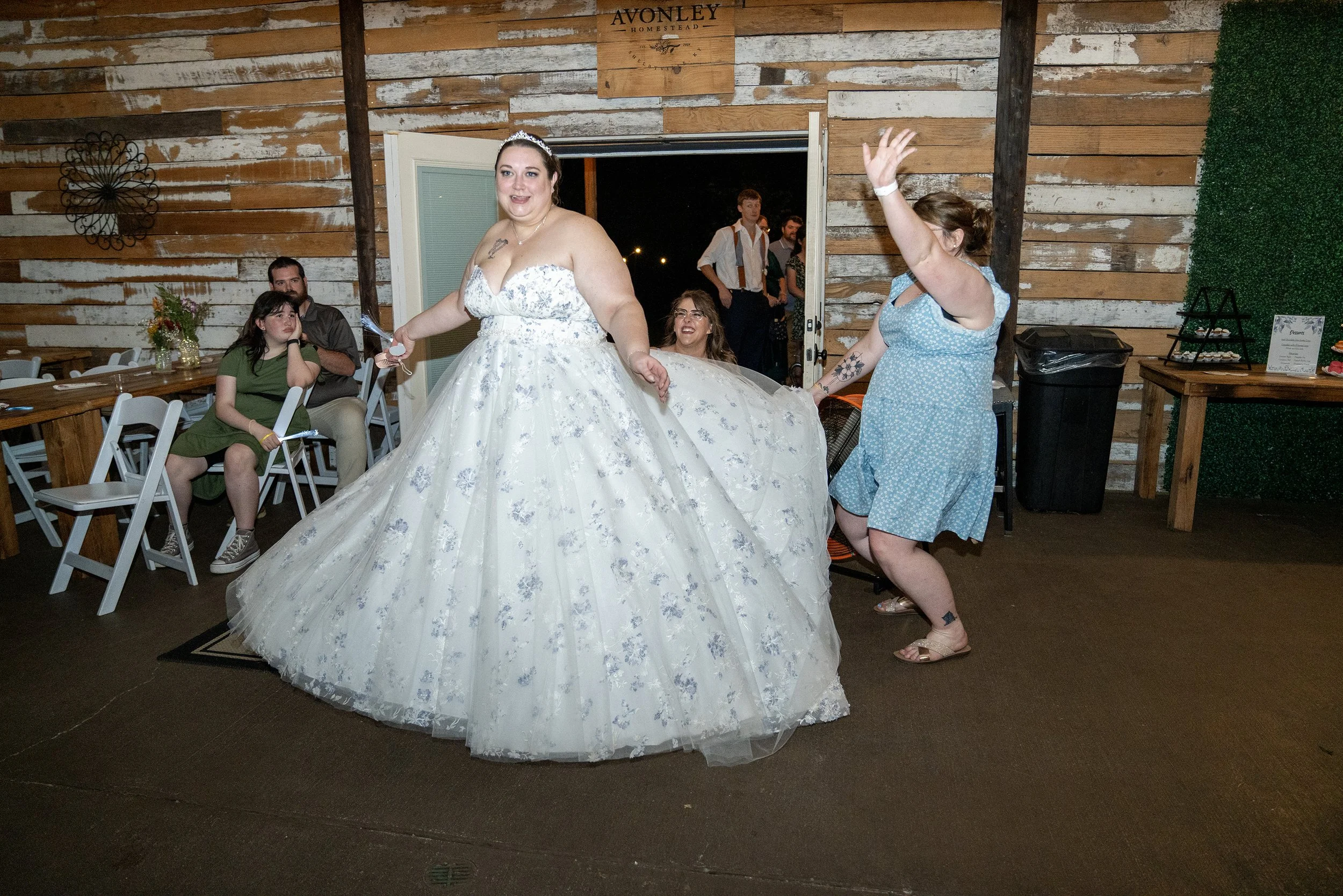 paul-brittney-bray-wedding-avonley-homestead-shelbyville-ky-shelby-marie-photography-481.jpg