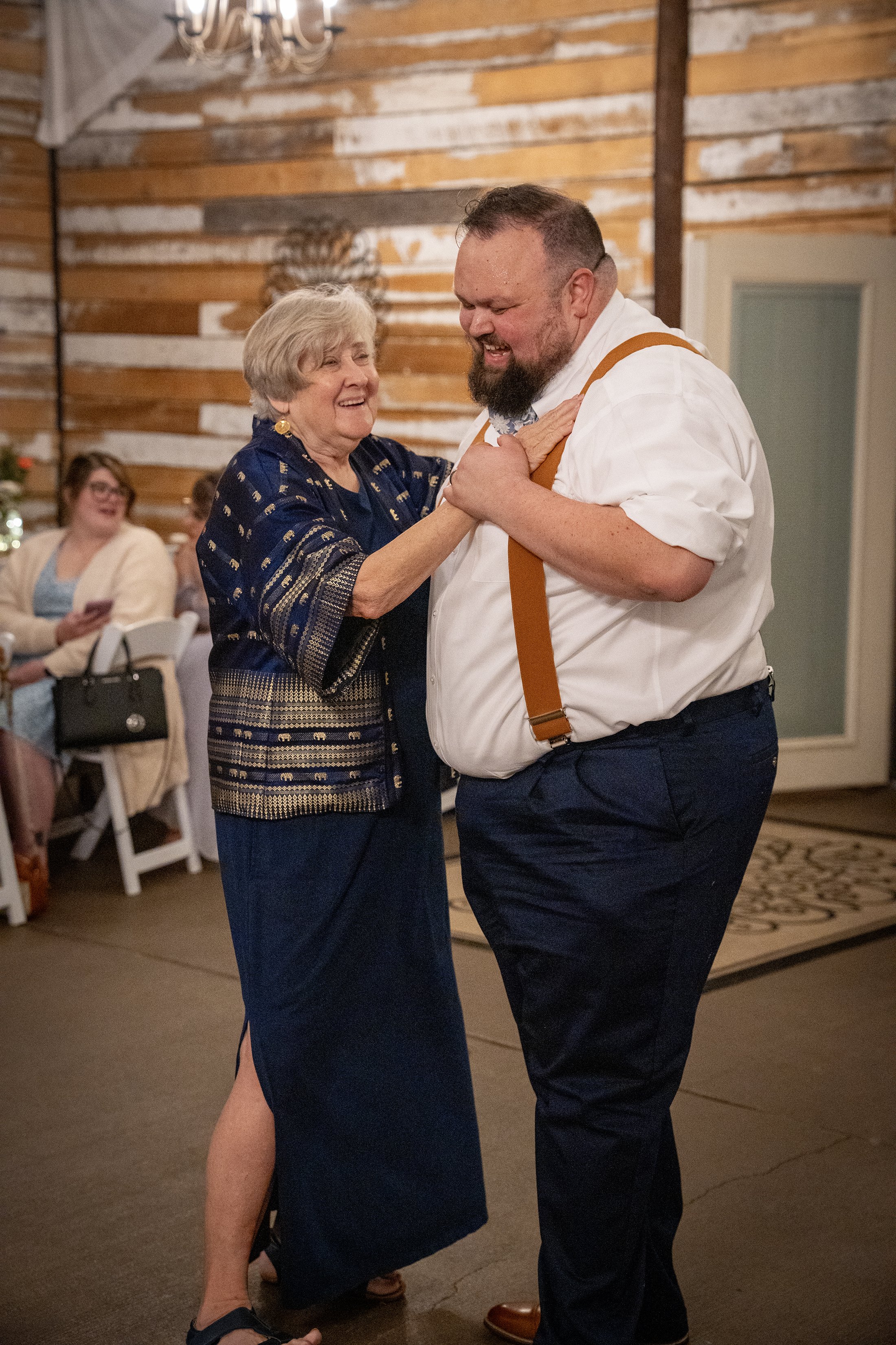 paul-brittney-bray-wedding-avonley-homestead-shelbyville-ky-shelby-marie-photography-377.jpg