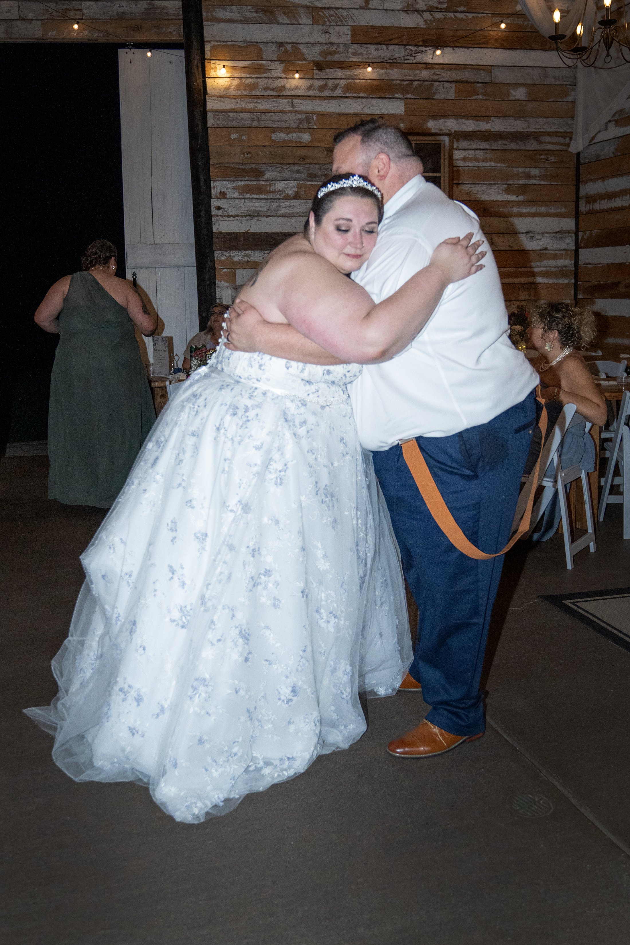 paul-brittney-bray-wedding-avonley-homestead-shelbyville-ky-shelby-marie-photography-494.jpg