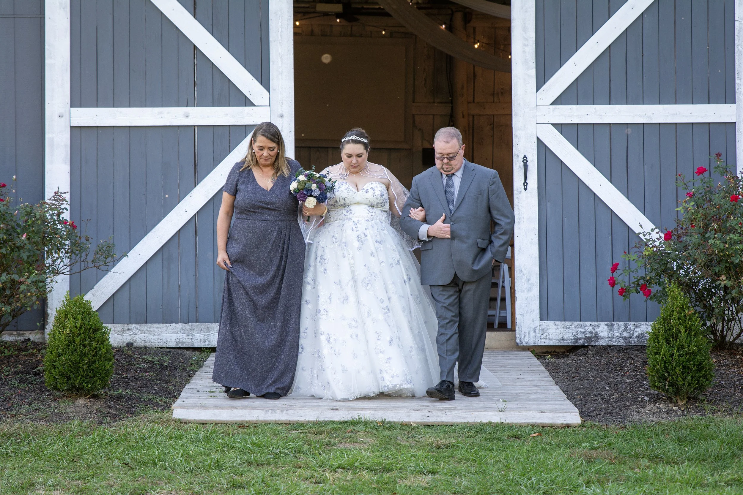 paul-brittney-bray-wedding-avonley-homestead-shelbyville-ky-shelby-marie-photography-164.jpg