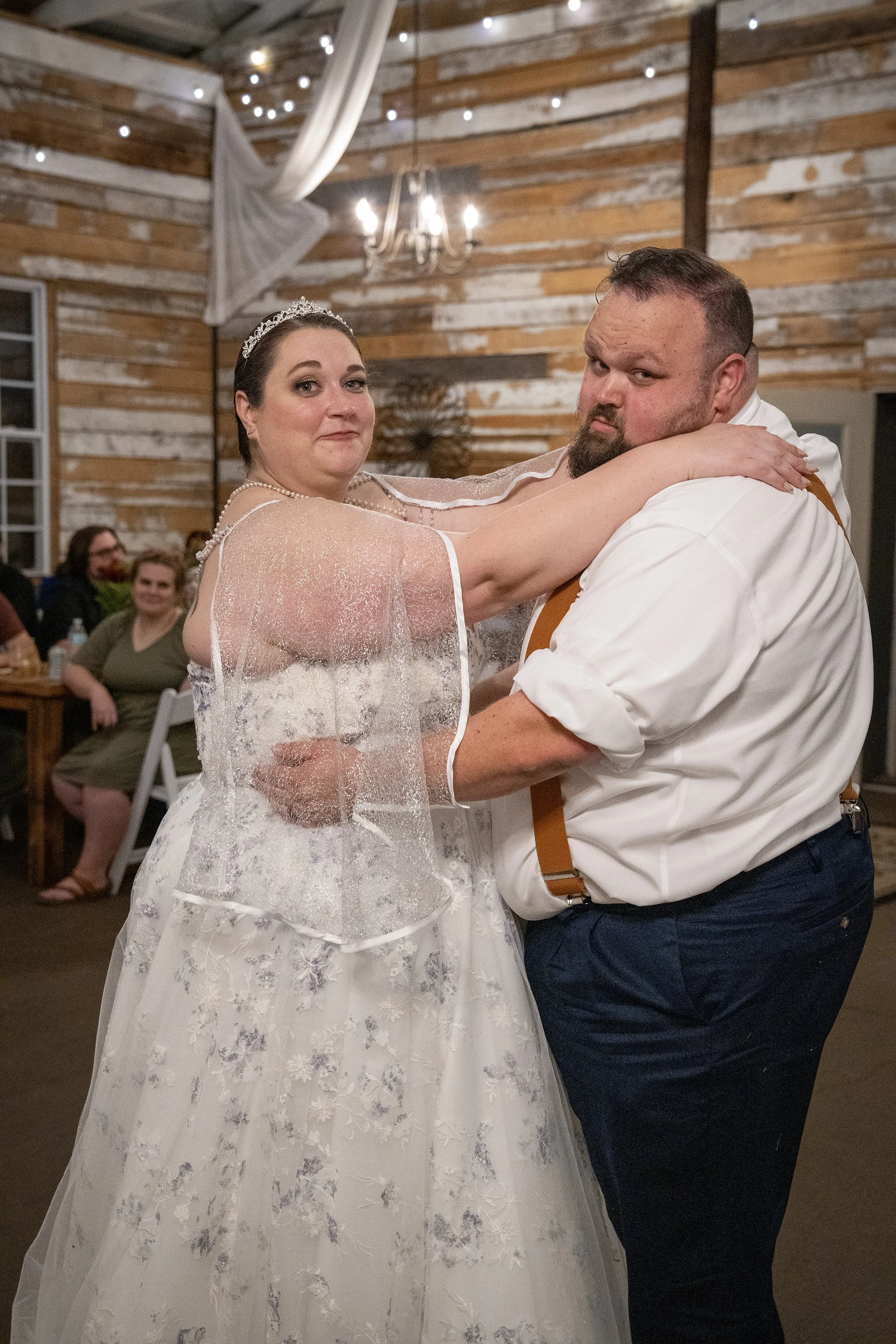 paul-brittney-bray-wedding-avonley-homestead-shelbyville-ky-shelby-marie-photography-360.jpg