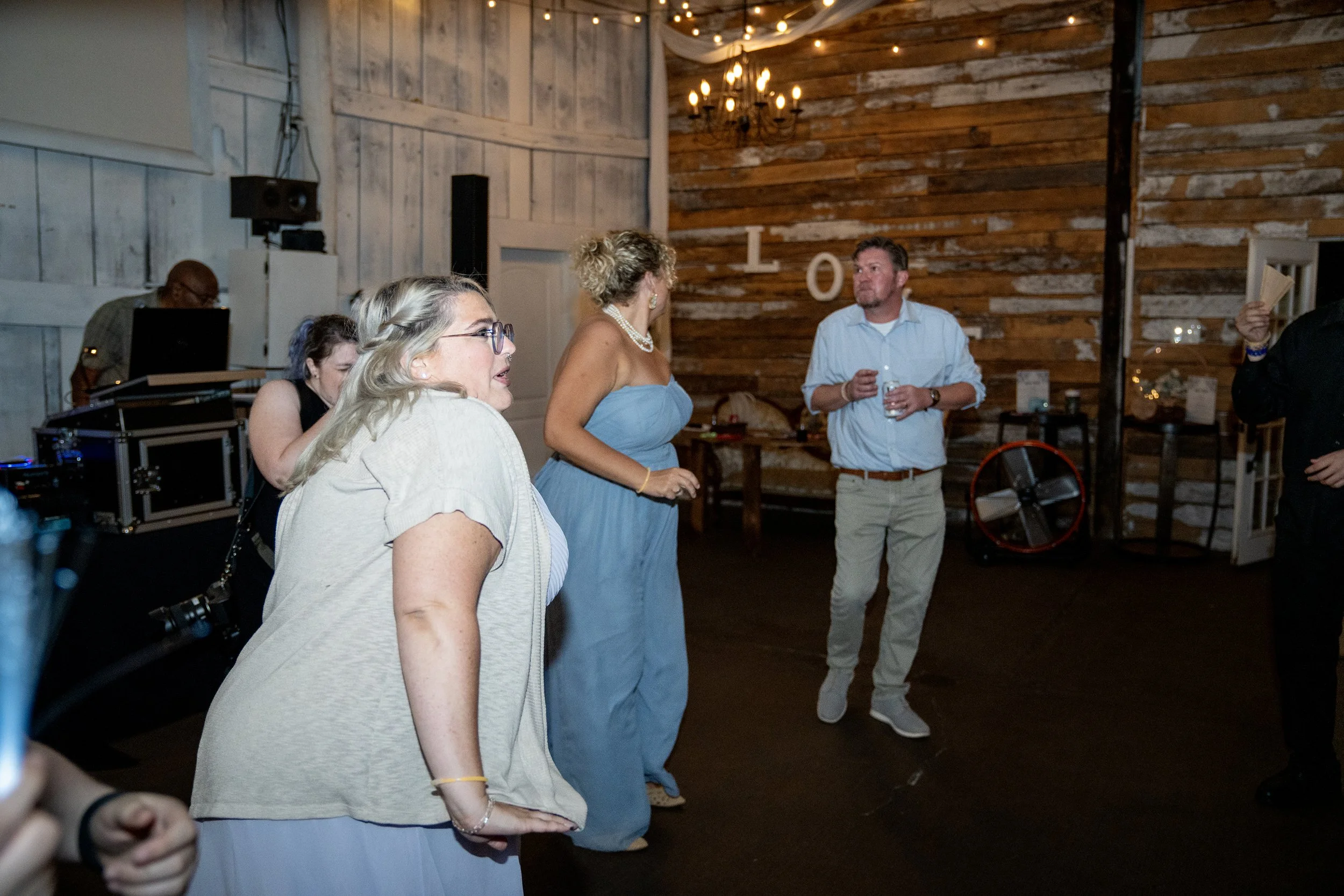 paul-brittney-bray-wedding-avonley-homestead-shelbyville-ky-shelby-marie-photography-476.jpg