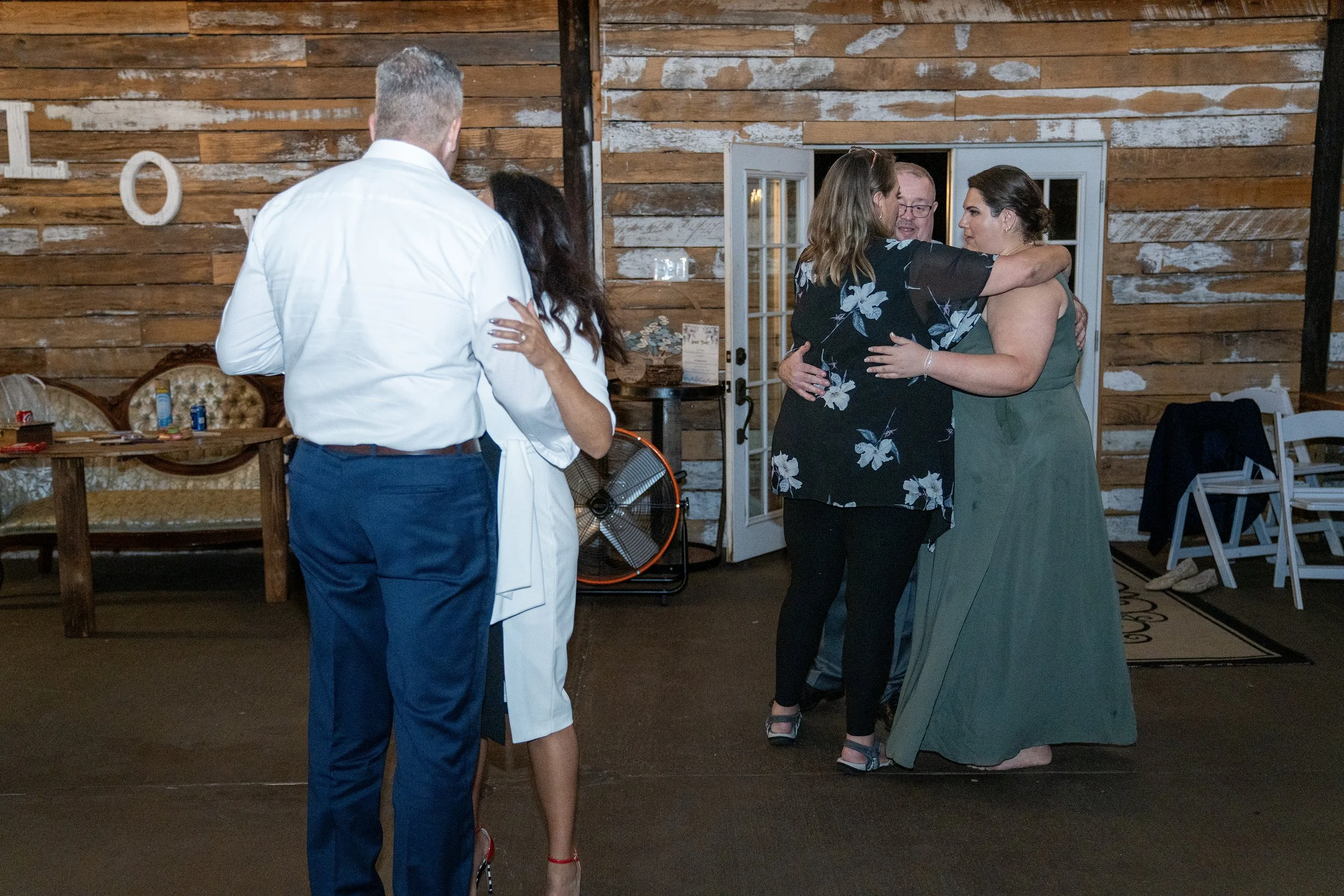 paul-brittney-bray-wedding-avonley-homestead-shelbyville-ky-shelby-marie-photography-492.jpg