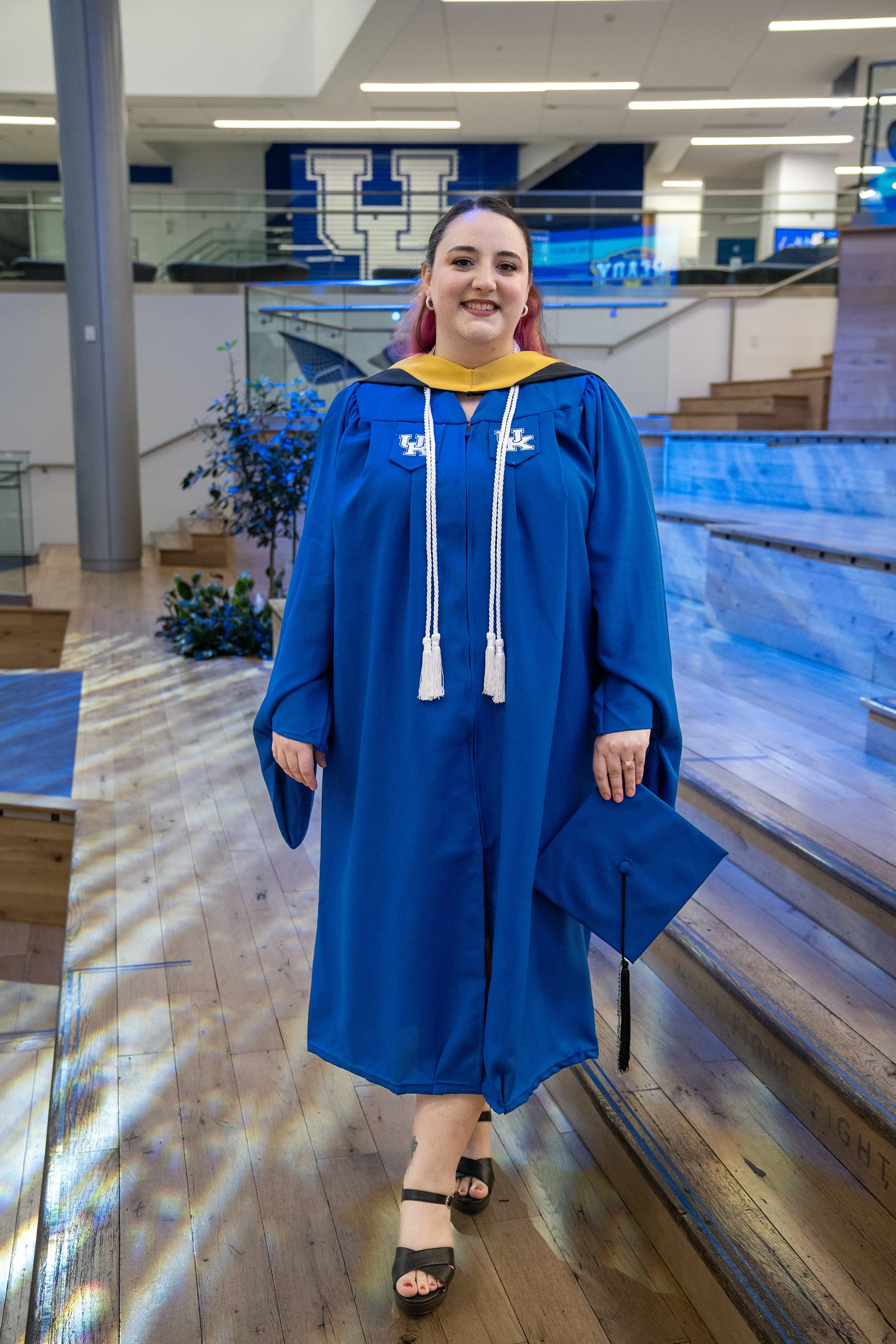 liz-vincelli-graduation-photographs-university-of-kentucky-shelby-marie-photography-8.jpg