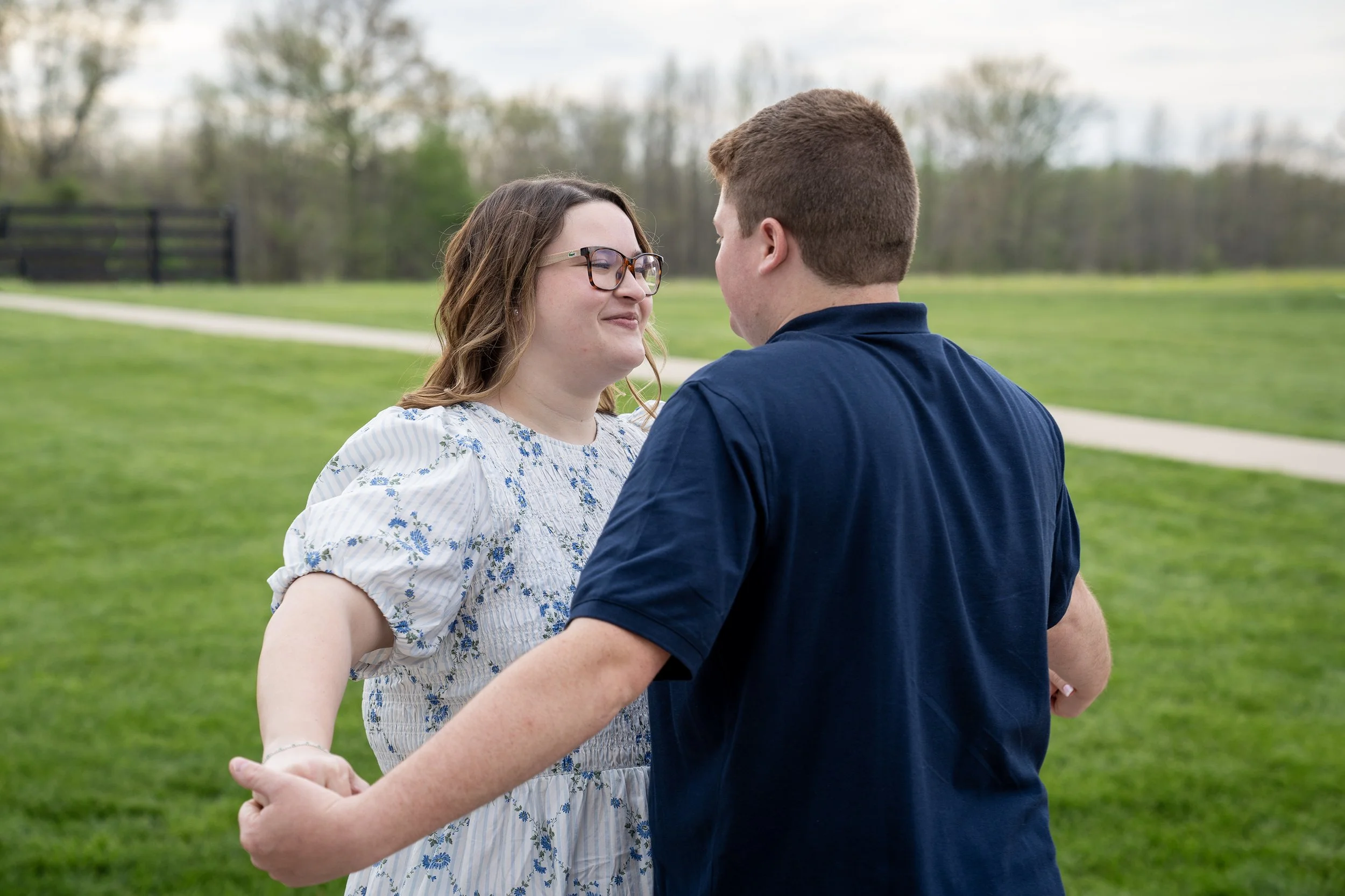 gillian-and-stephen-engagement-white-barn-venue-madison-indiana-shelby-marie-photography-6.jpg