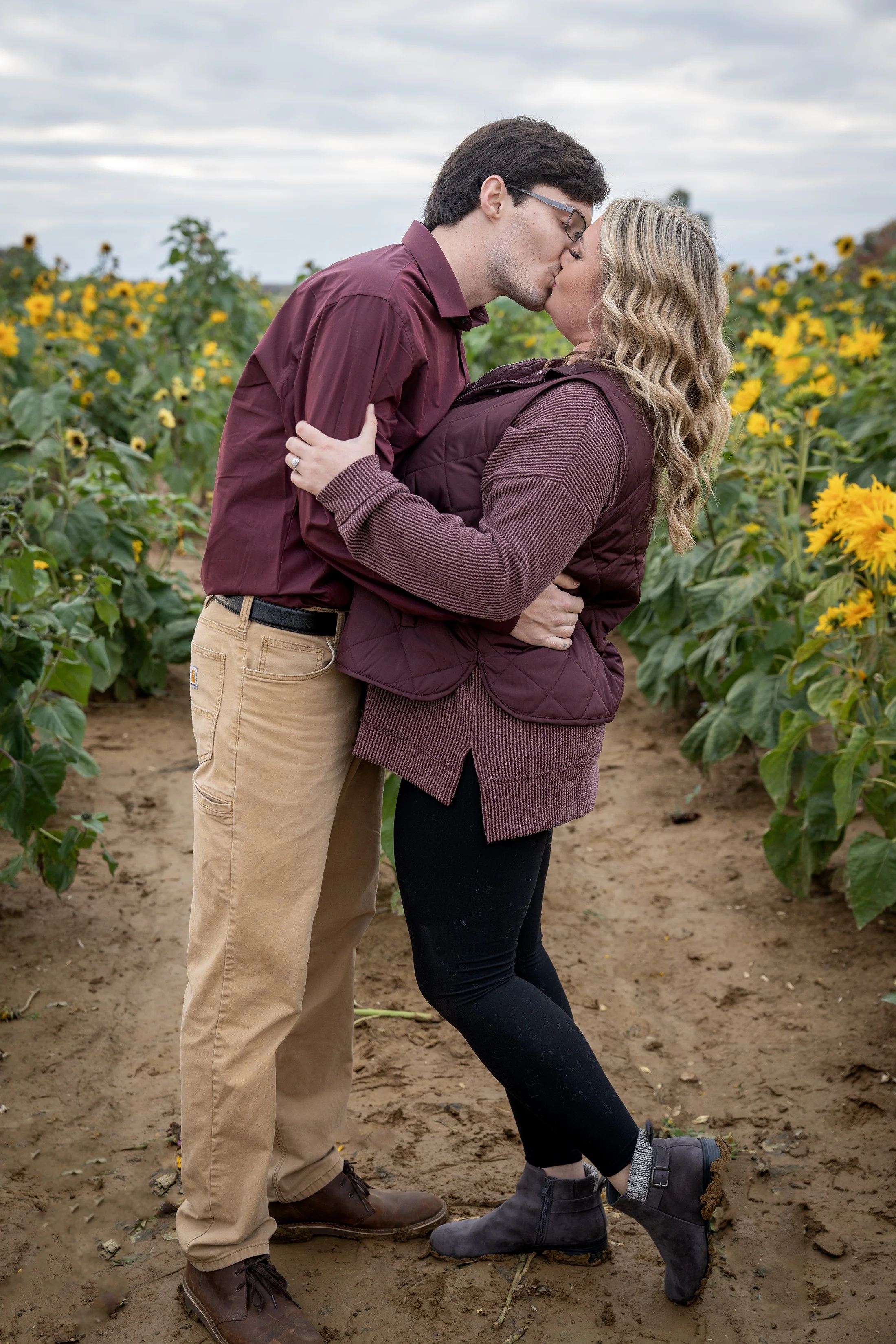 haley-blake-fall-engagement-hubers-winery-southern-indiana-shelby-marie-photography-18.jpg