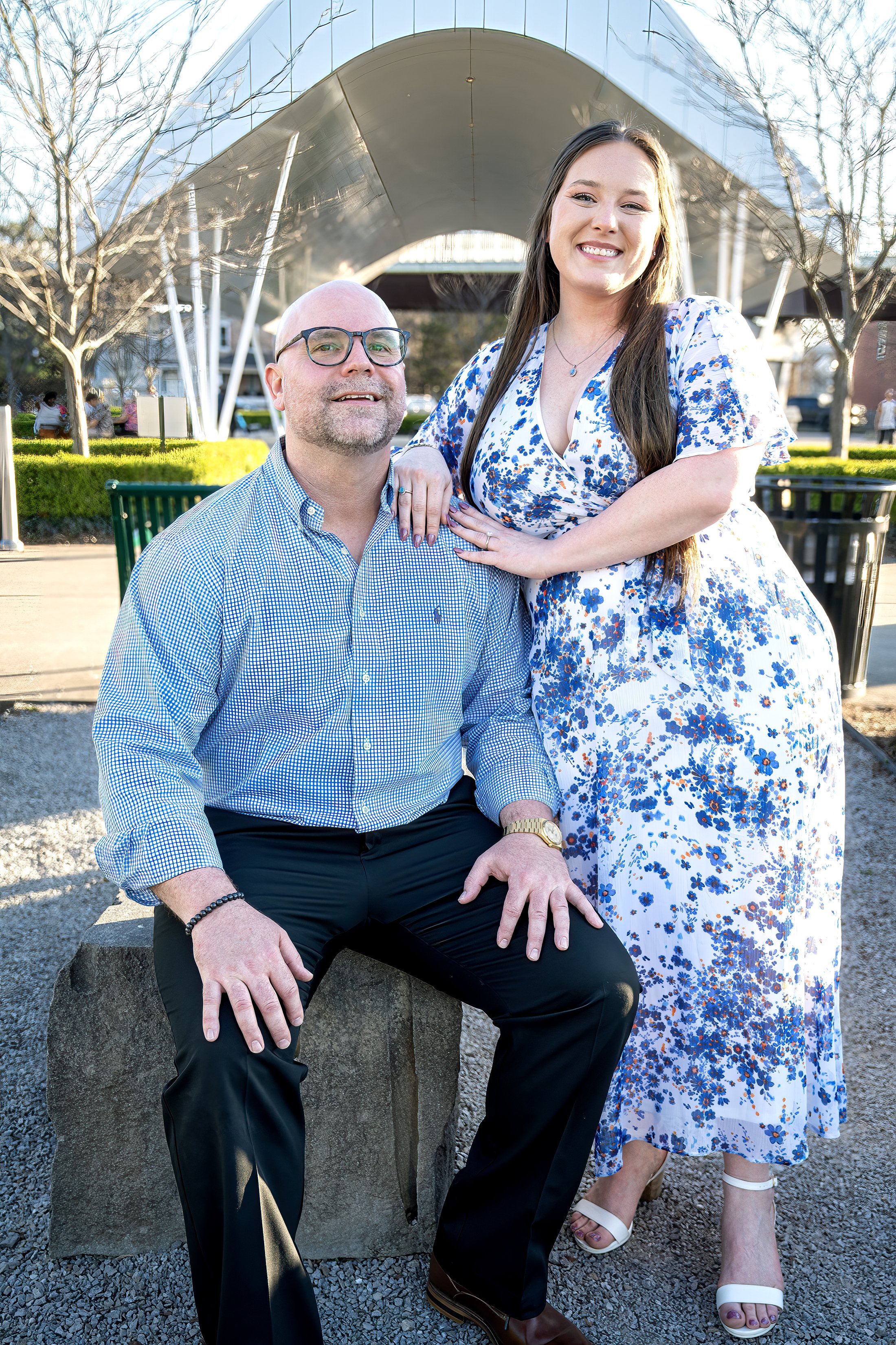 ashley-and-adam-engagement-photographs-shelby-marie-photography-walking-bridge-louisville-kentucky_4.jpg