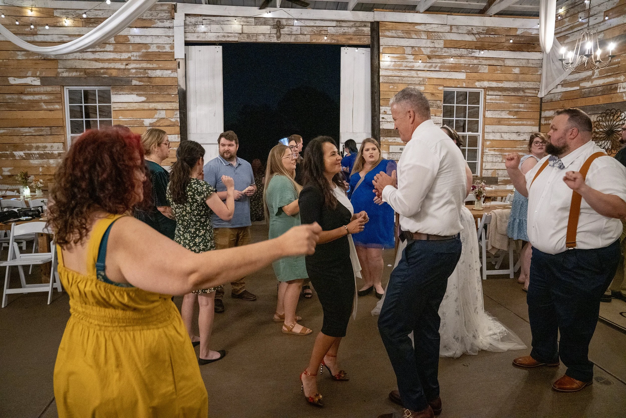 paul-brittney-bray-wedding-avonley-homestead-shelbyville-ky-shelby-marie-photography-417.jpg