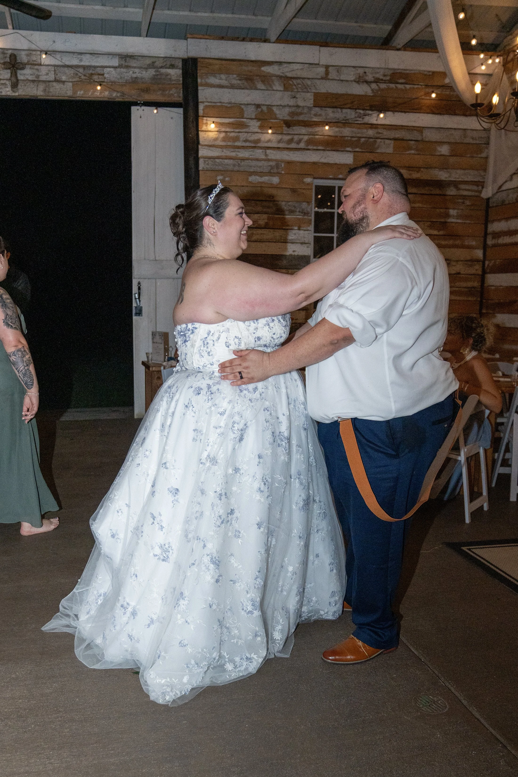 paul-brittney-bray-wedding-avonley-homestead-shelbyville-ky-shelby-marie-photography-493.jpg