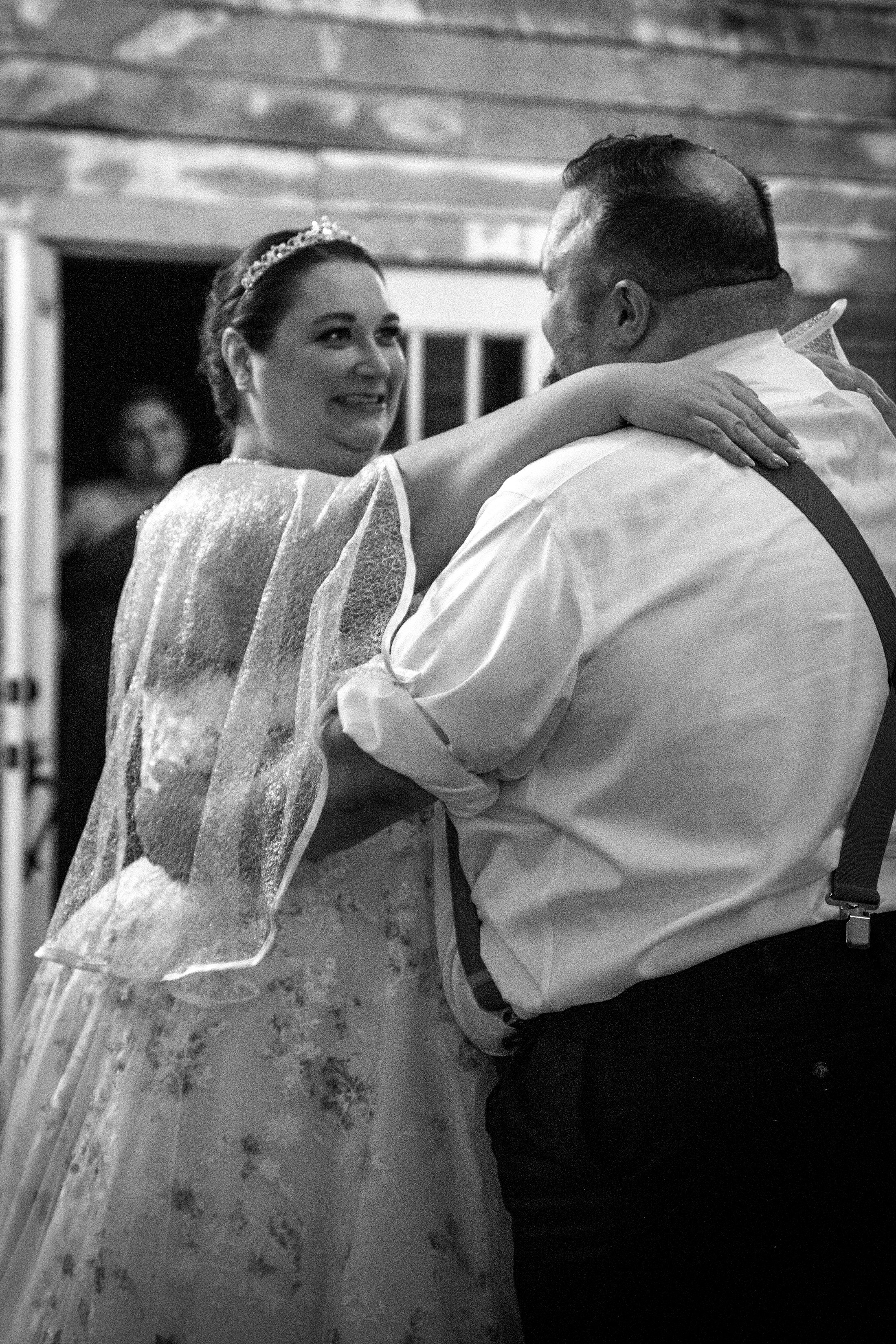 paul-brittney-bray-wedding-avonley-homestead-shelbyville-ky-shelby-marie-photography-354.jpg