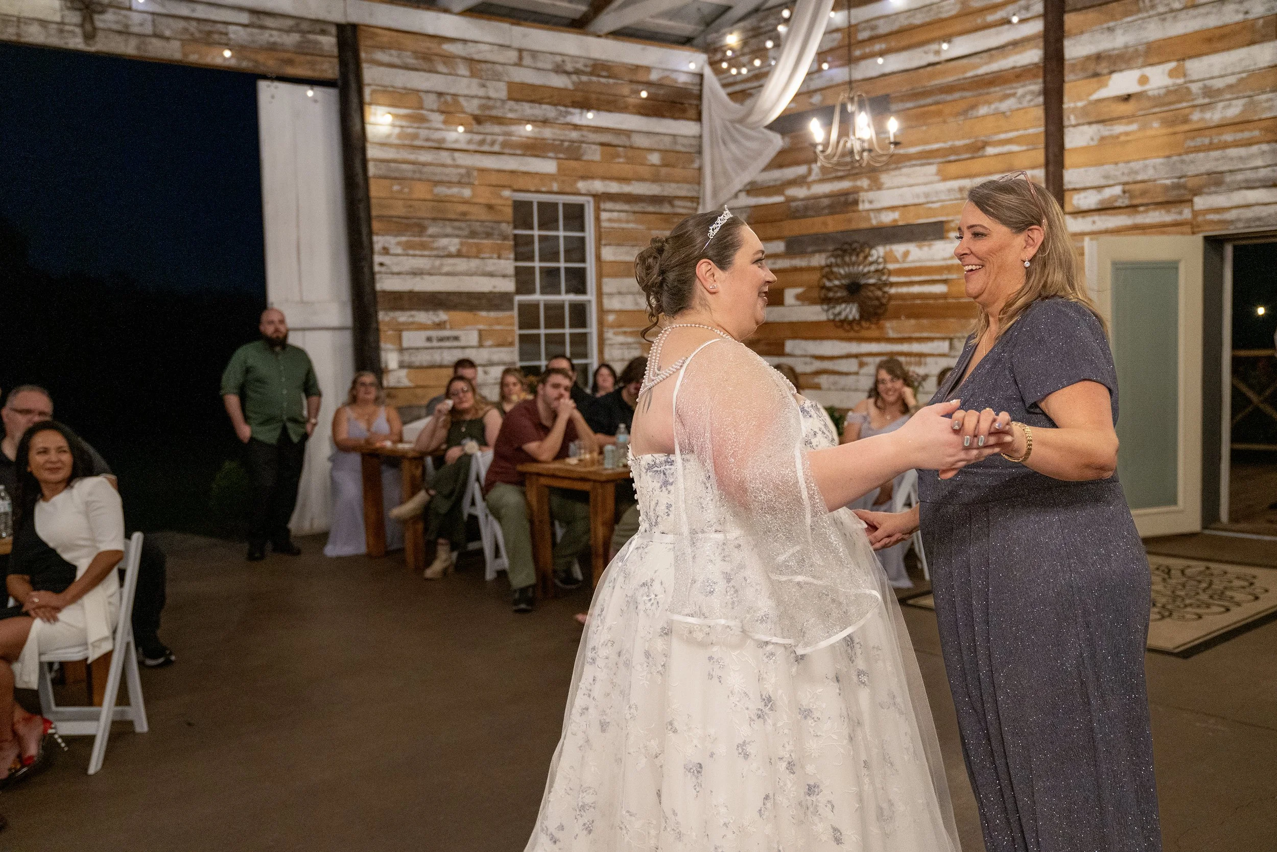 paul-brittney-bray-wedding-avonley-homestead-shelbyville-ky-shelby-marie-photography-372.jpg