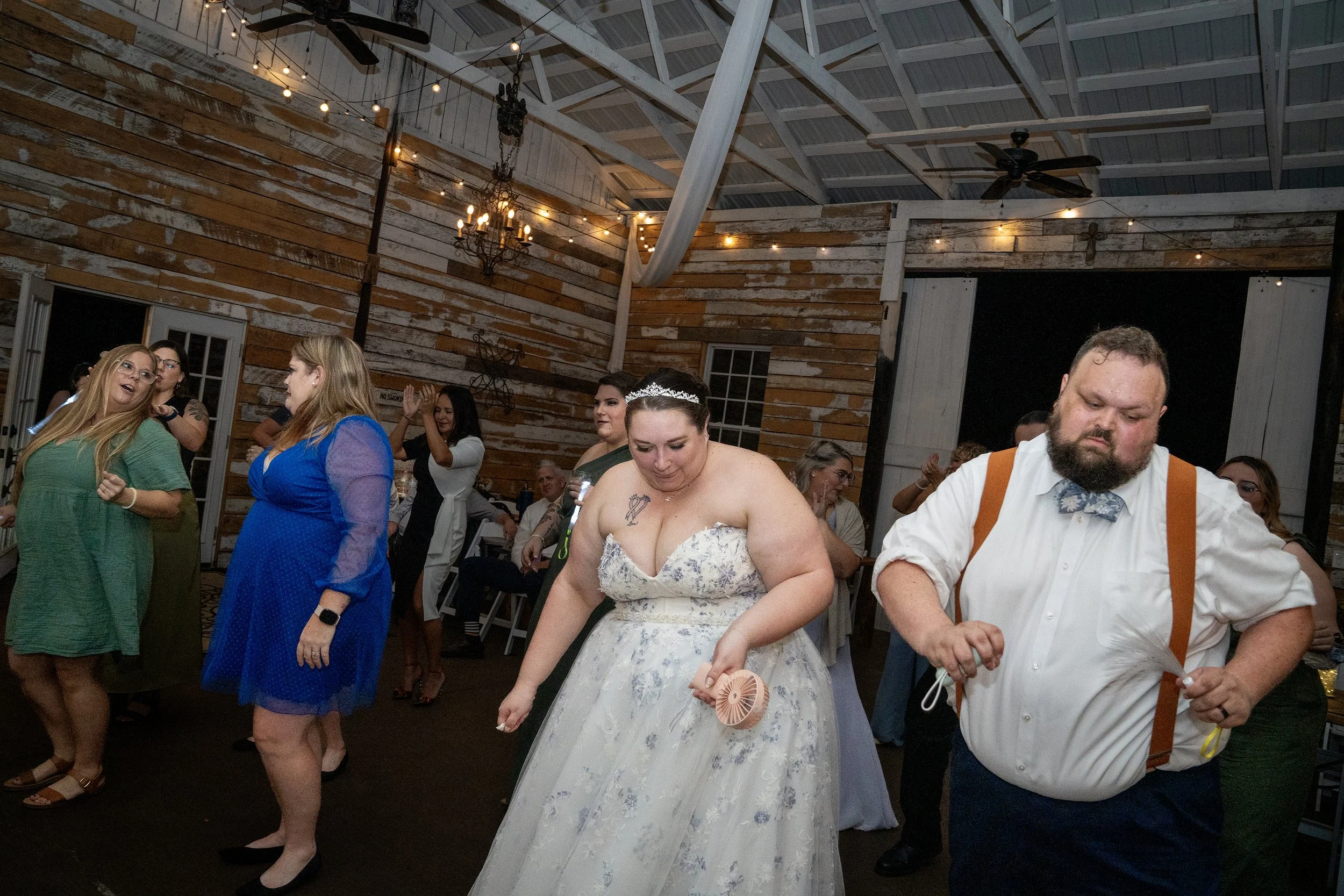 paul-brittney-bray-wedding-avonley-homestead-shelbyville-ky-shelby-marie-photography-434.jpg