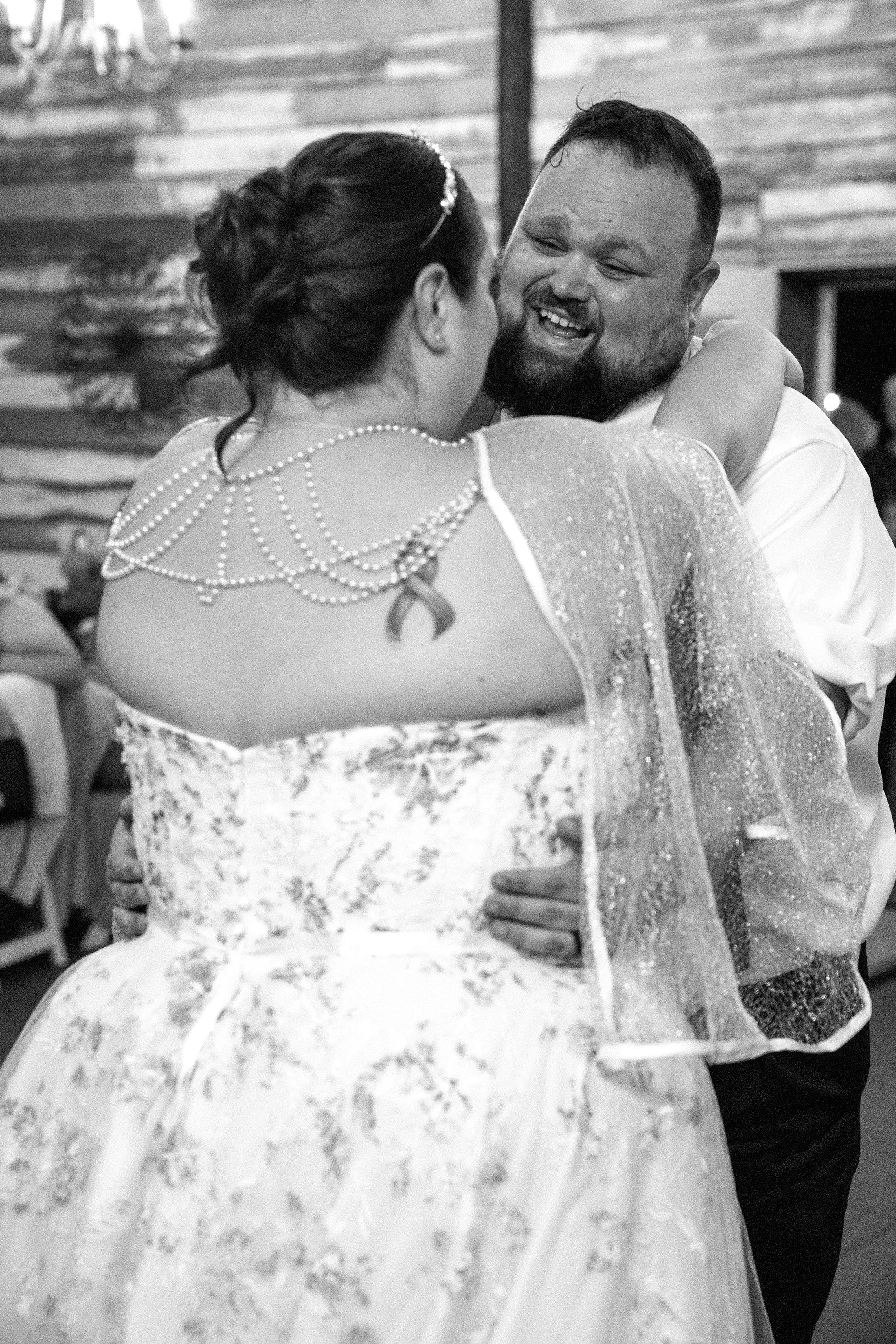 paul-brittney-bray-wedding-avonley-homestead-shelbyville-ky-shelby-marie-photography-363.jpg