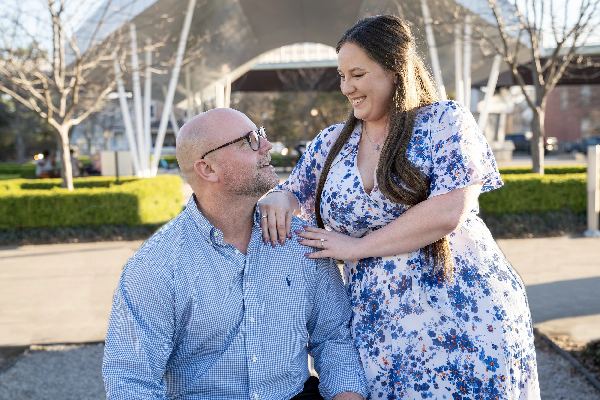 ashley-and-adam-engagement-photographs-shelby-marie-photography-walking-bridge-louisville-kentucky_6.jpg