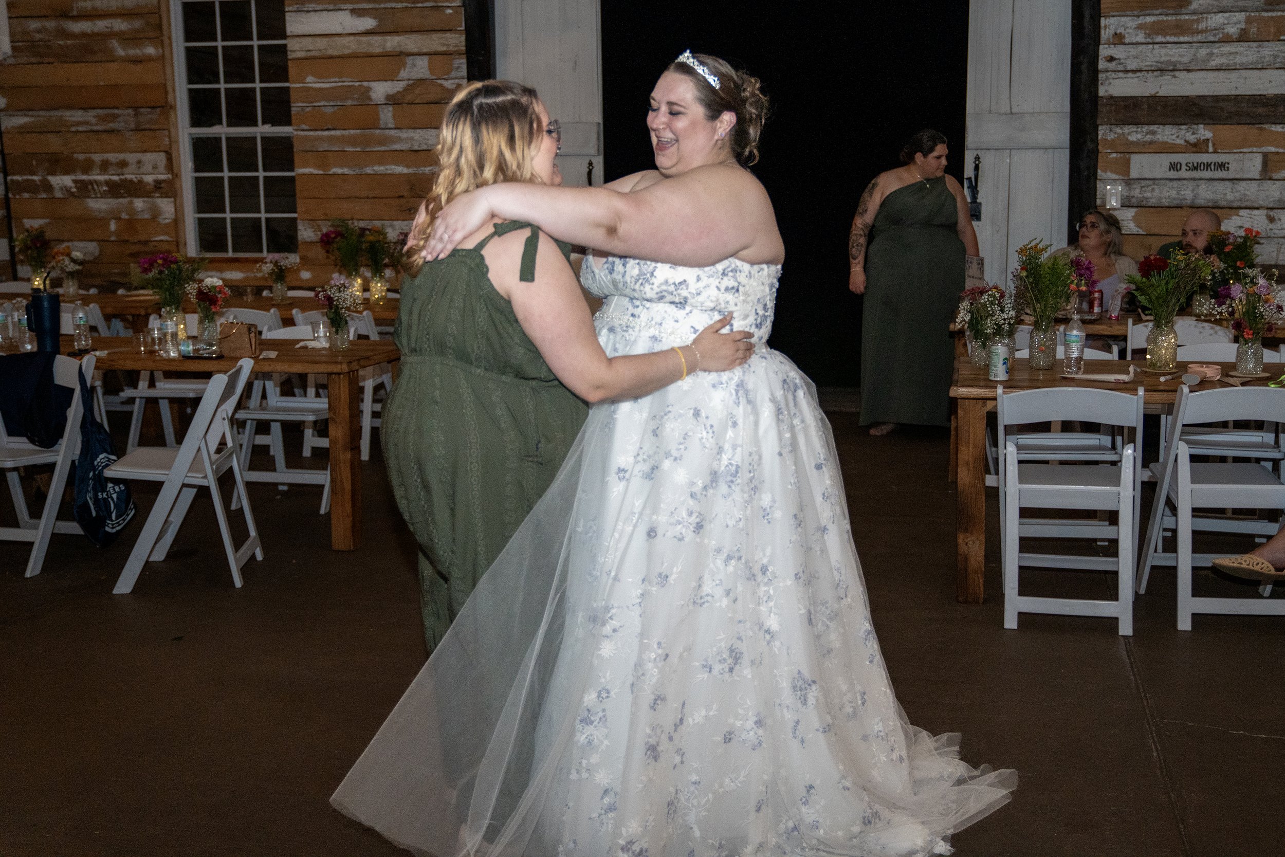paul-brittney-bray-wedding-avonley-homestead-shelbyville-ky-shelby-marie-photography-500.jpg