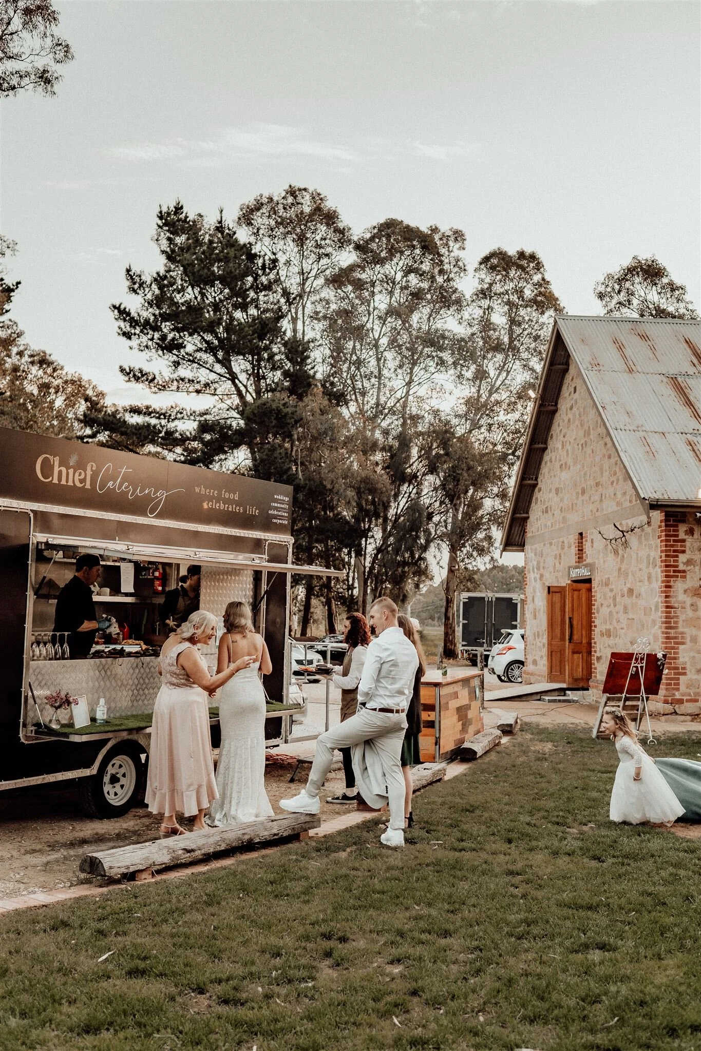 sarah-mark-evka-weddings--adelaide-photographer-20201011-741_websize.jpg