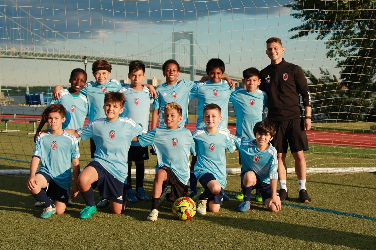 🌼🌷⚽️ Happy April from Tru Tekkers!
Here&rsquo;s a throwback to our B2013 Chelsea squad last Spring of 2024 &mdash; since this photo was taken, they&rsquo;ve gone UNDEFEATED in League Play and been Promoted 3 Divisions! 🔥🏆

Proud of the growth, th