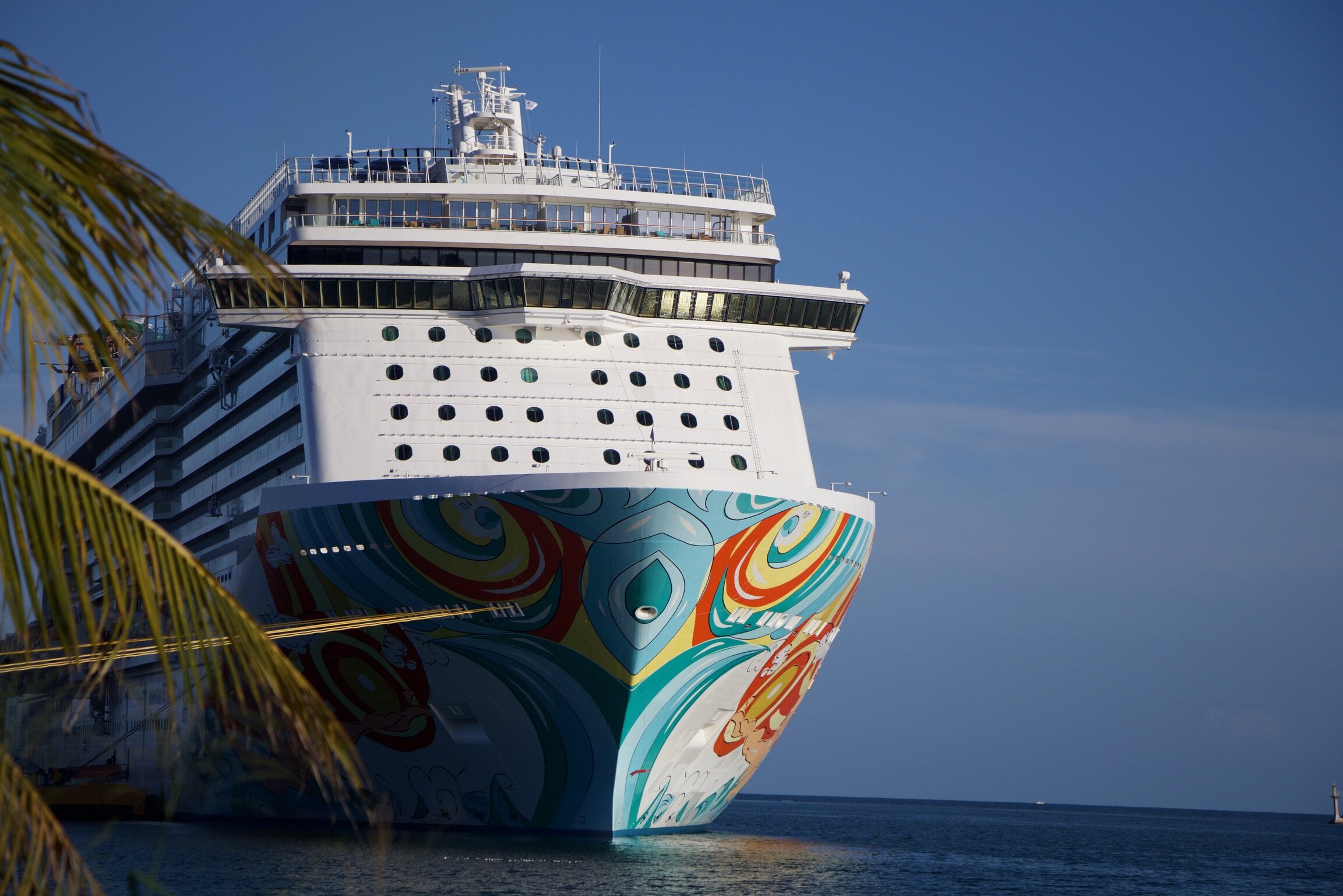 cruise ship schedule roatan honduras