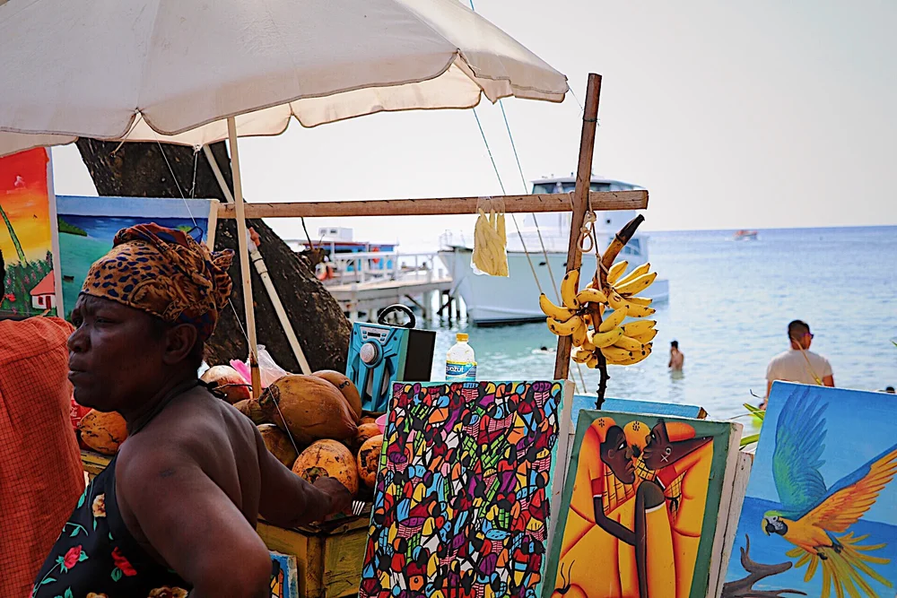West End — ROATAN