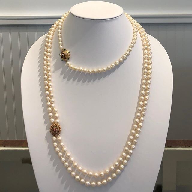 You would never guess that these cultured pearls survived house fire that leveled the building. 🏡 🔥 
Although insurance companies like @jewelersmutual are amazing at helping you make an insurance claim when needed, sometimes you don&rsquo;t have to