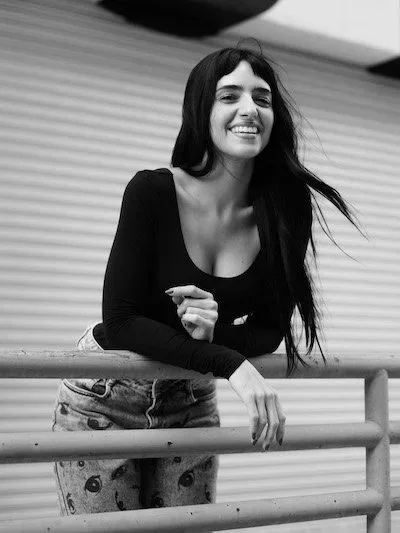 Ana Aldarav&iacute; ✺  Color Artist
@anaaldaravi 

Originally from Spain, Ana discovered her love for beauty early &mdash; spending her afternoons at age 12 watching the stylists in her neighborhood salon in Toledo, the historic city just south of Ma