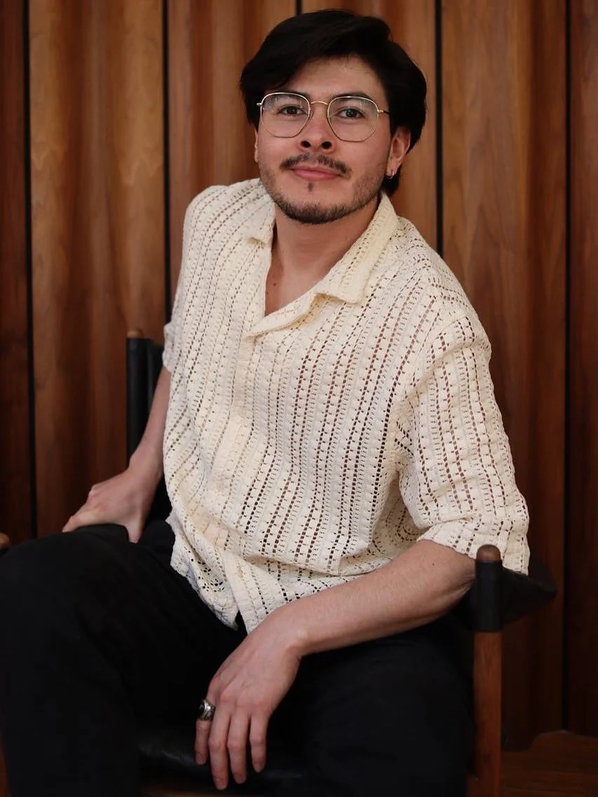 Daniel Carre&oacute;n ✺ Artista de Color
@daniel_carreonhair 

Originario de Veracruz, Daniel ahora radica en Ciudad de M&eacute;xico formando parte de Nova Arts Salon. Sumando ya 13 a&ntilde;os de experiencia, especializado en correcci&oacute;n de c