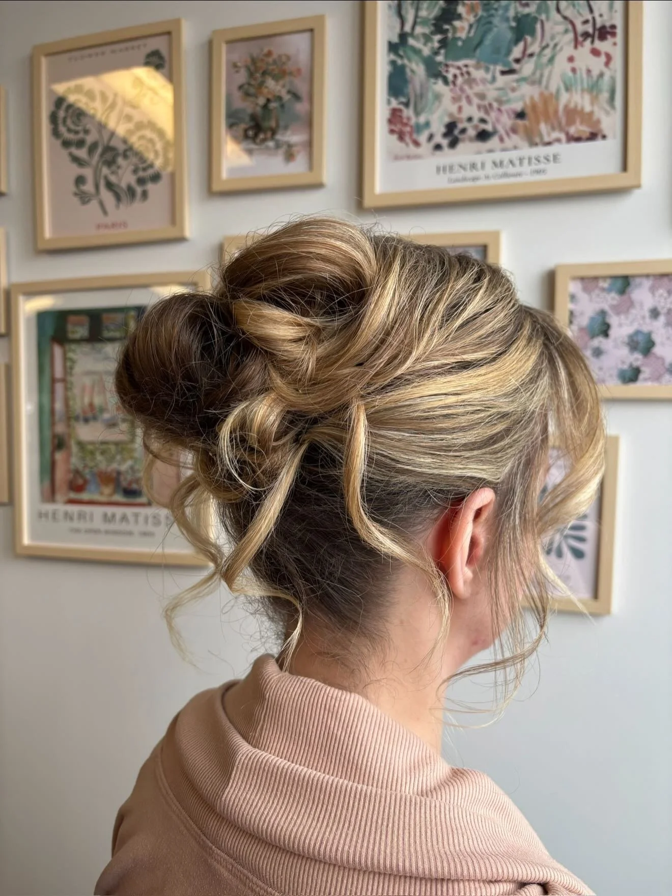 Haaave you book your prom appointment yet?!! 🤩

Updo by | @itsbrittanyb4