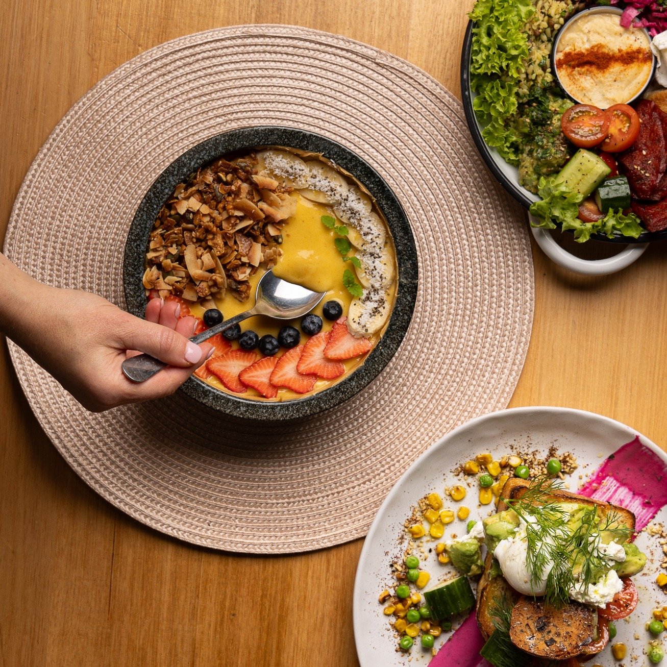 We know how to do brunch 😉. Which one would you pick? 

🍴  Mango smoothie bowl
🍴  Have an avo
🍴  Habibi plate 
&bull;
&bull;
&bull;
#northsidebroadway #melbournebreakfast #melbourne #melbournecafe #melbournegoodfood #cafe #broadsheetmelbourne #br