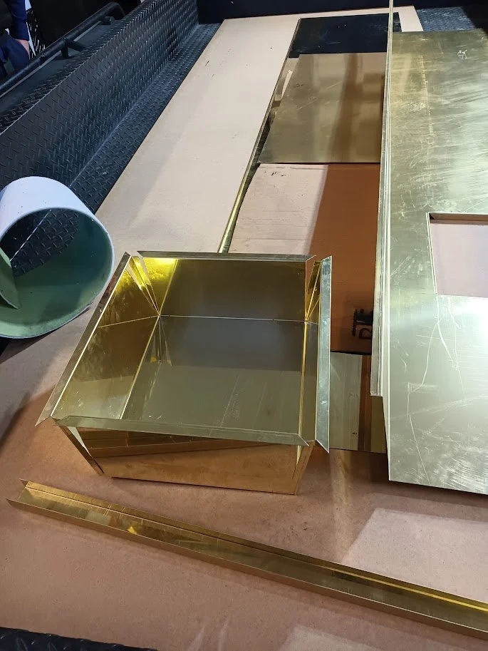 FOLDED SINK