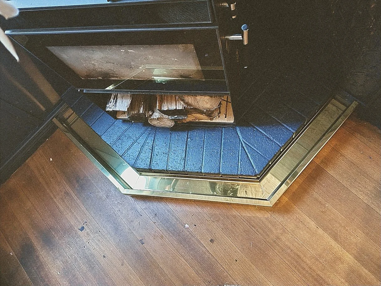 Fireplace ash collector