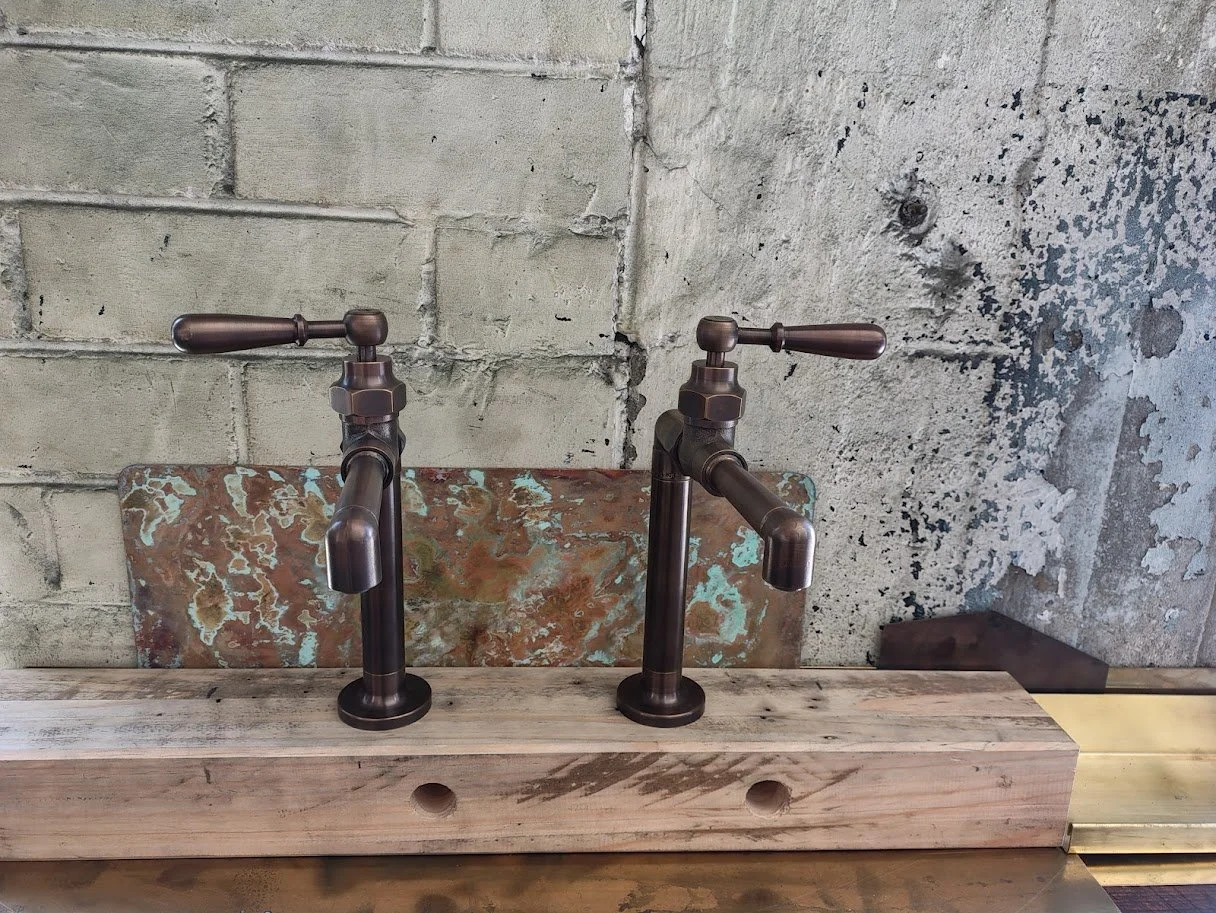 Aged pillar taps