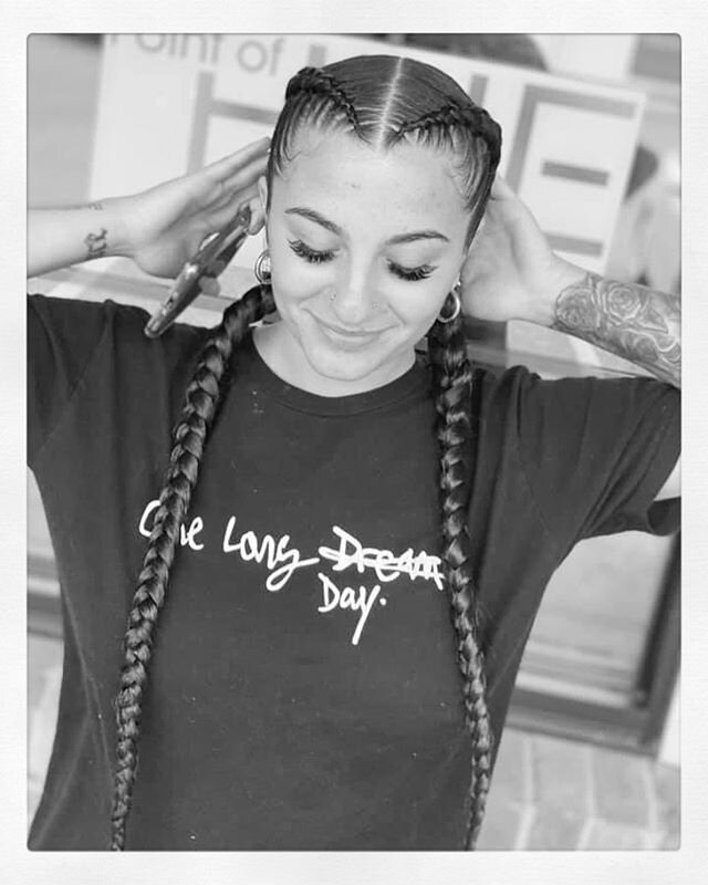 That feeling you get after getting your hair braided by the master ☺️
.
Hair by Crystal .
.
#billingsmt #montanasalon #montana #hairbraiding