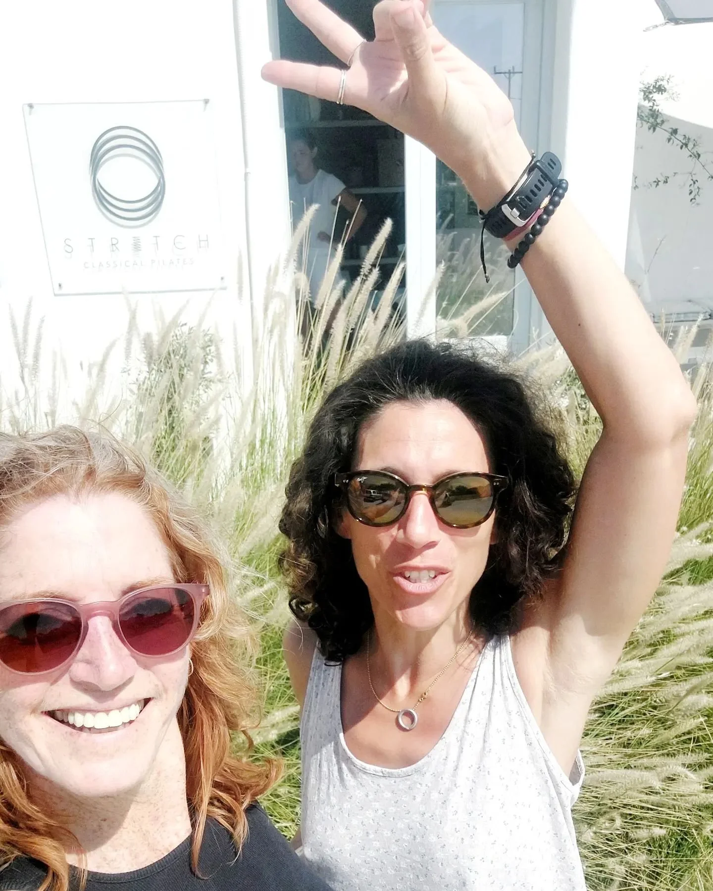 Starting the weekend like this 😍🥰😍🥰😍

#brookesilerpilates #tensatoner #stretchpilatesparos #pilatesparos #classicalpilatesworkshops #pilatesteachersgreece #classicalpilates #joepilates #romanaspilates #pilates