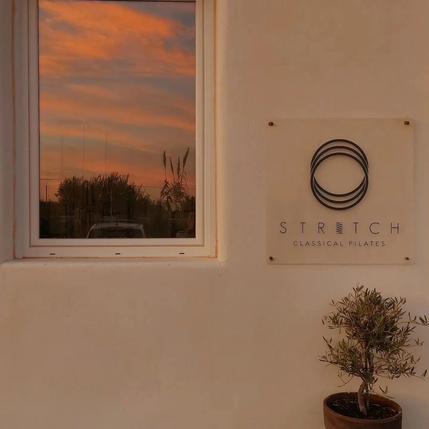 Because this is my paradise.
🩷💜🩵💛

#paros #parosisland #parospilates #paroslife #Greece #sunset #stretchpilatesgreece #stretchpilatesparos #stretchpilates #olivetree #parodise #paradise #islandlife