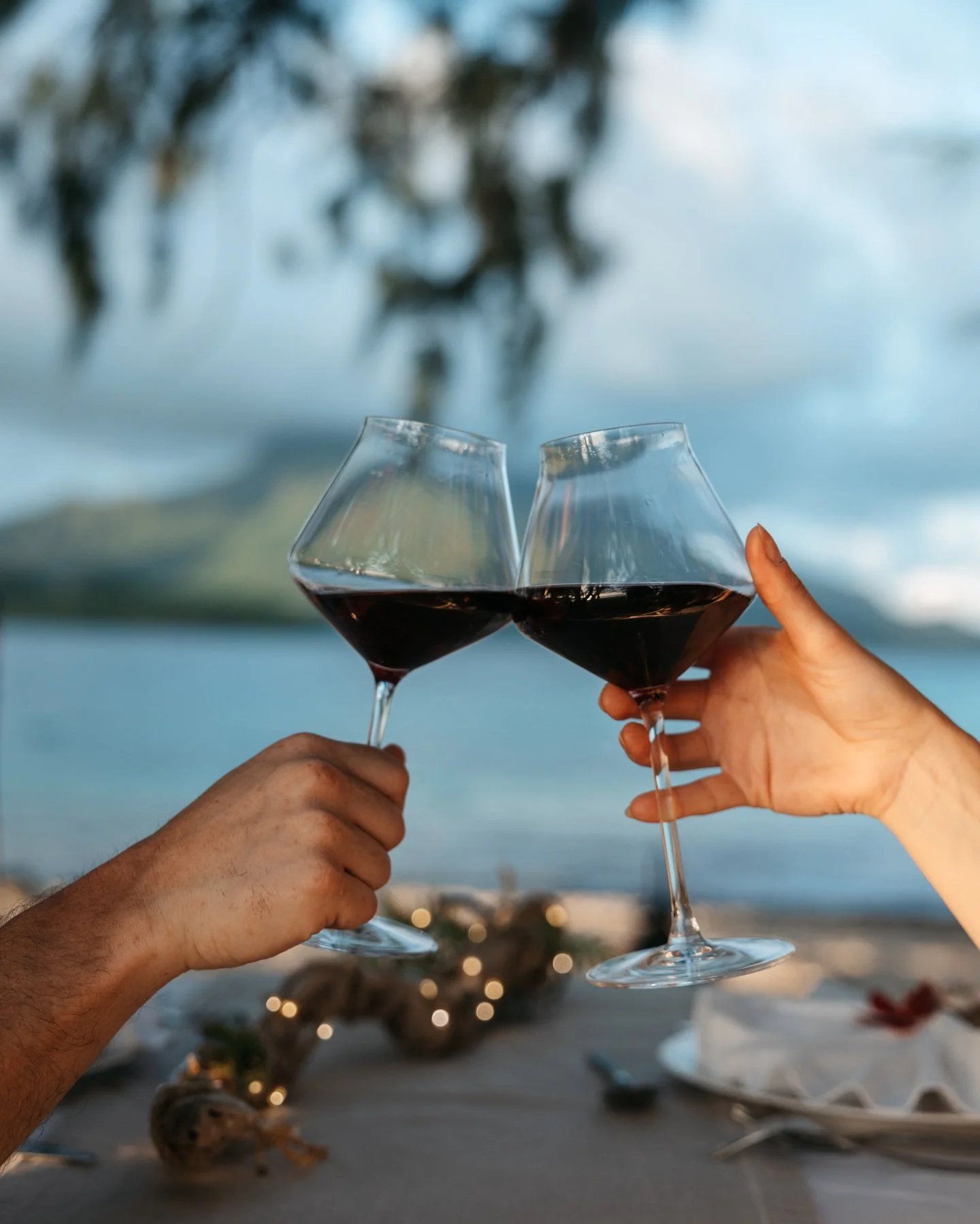 Clink of crystal,
waves answer in silence,
evening settles in.

Photo credit : @tinihau.b

#island #frenchpolynesia #raiatea