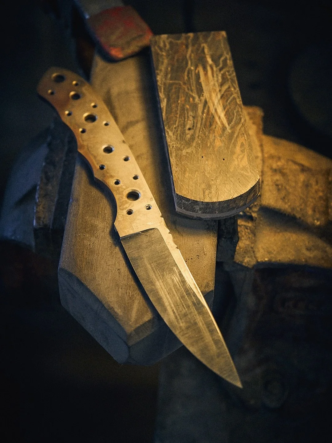 Knife of the Month | September

Dark Mammoth | RWL34 Stainless