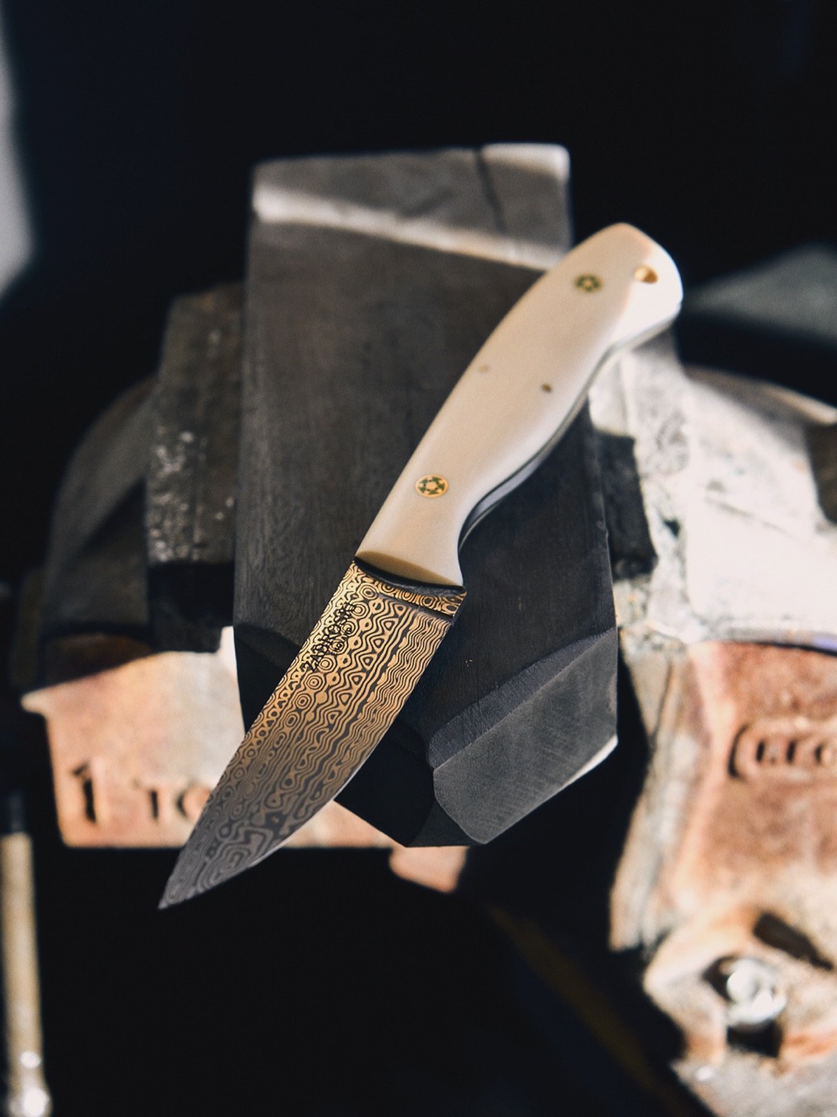 A little work on my offering to the @thestalkingshowltd fundraising auction. 

With a few finishing touches and leatherwork to do we&rsquo;ll be there.