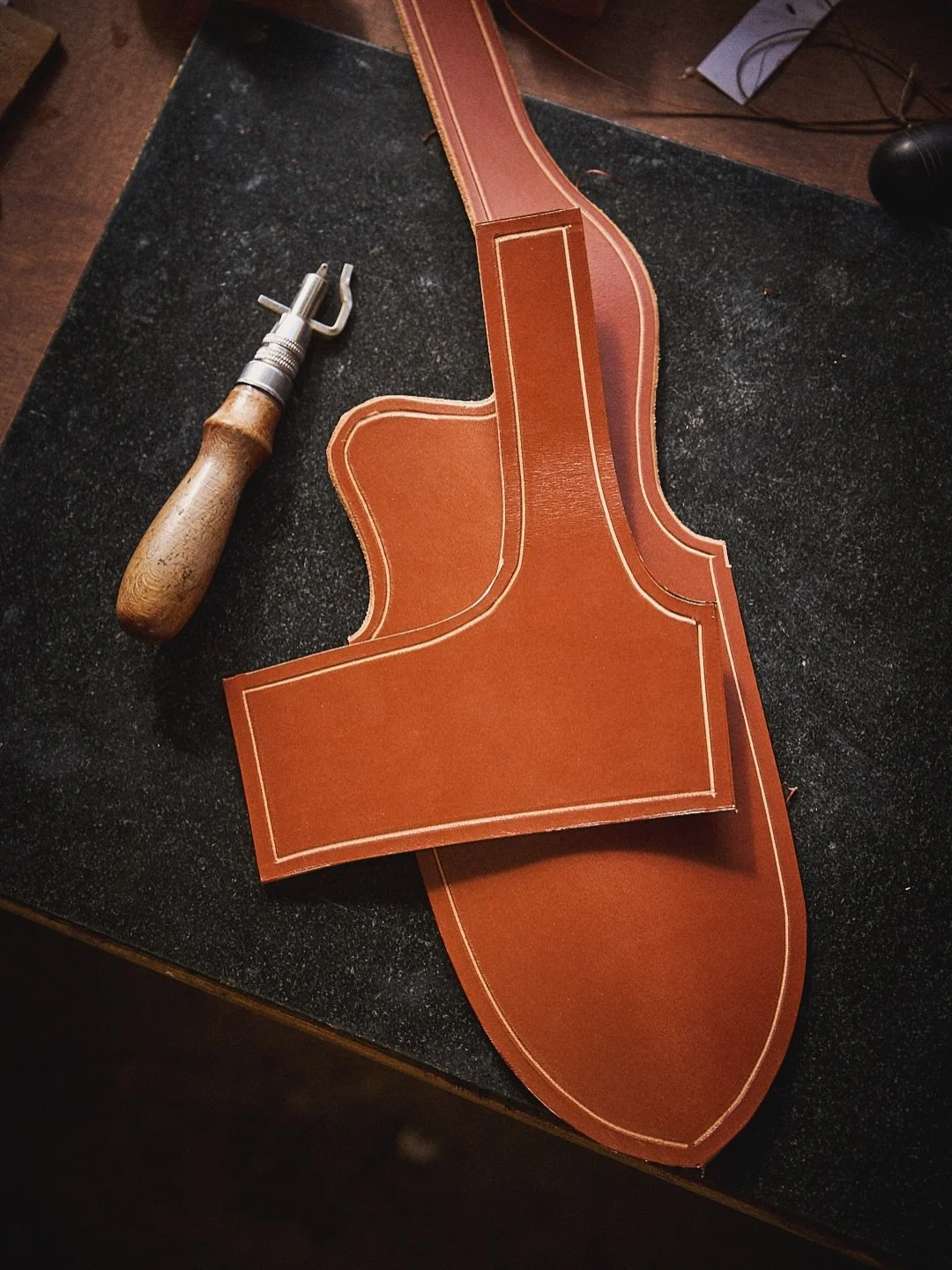 Downloading a safari sheath in Cavalry Tan.