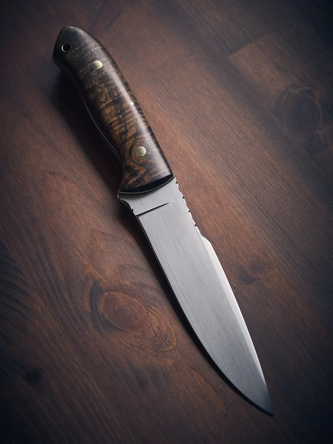 Explorer ~ Claro Walnut

RWL34 Stainless, file worked &lsquo;top &amp; bottom&rsquo;
Stabilised Claro Walnut handle, lined in Olive &amp; Ivory G10
Brass Corby bolts, pins and lanyard tube

Part of my contribution to a charity fundraiser in aid of th