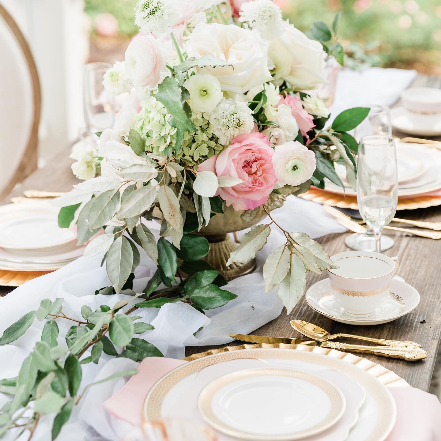 A pretty tea table set and ready for a pretty tea with friends... it&rsquo;s always a great day for tea!  Happy Friday!!

Photographer  @tsloan_photos 
Planning/Design  @lauryne.weddings 
Tableware  @teaandoldroses 
Gourmet teas  @tea_andtime 
.
.
.
