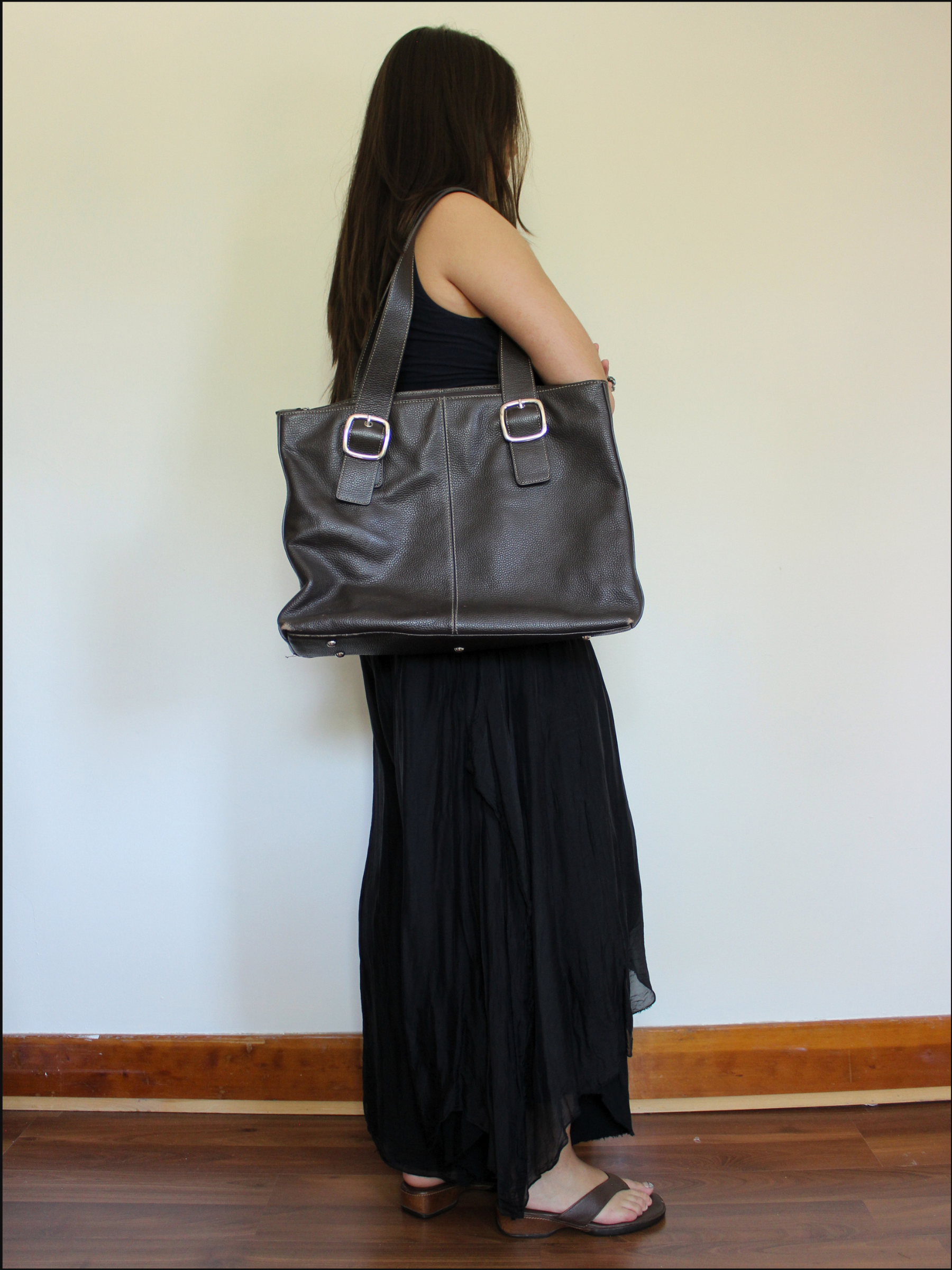 brown leather tote cover.png