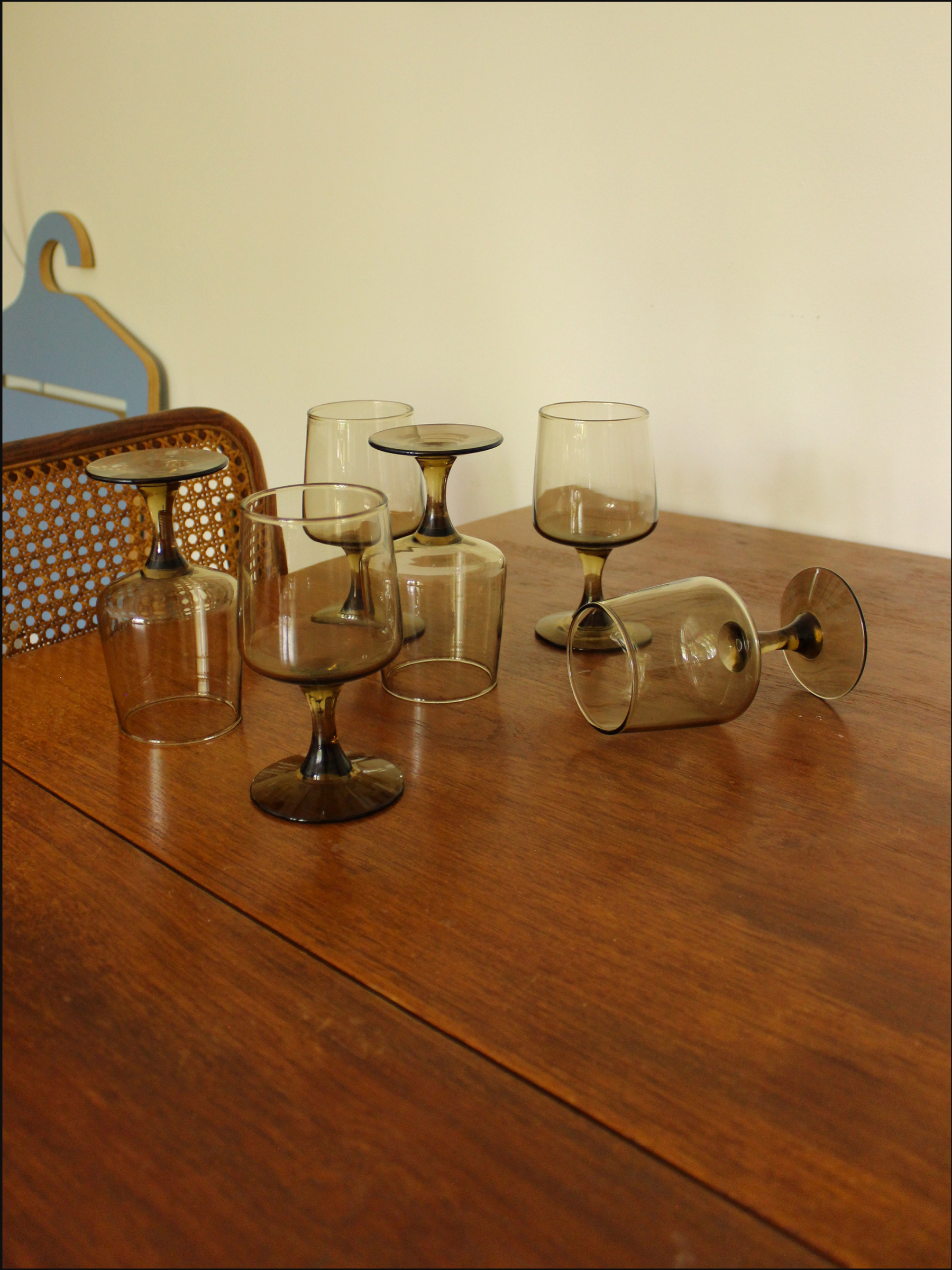 smoke wine glasses cover (6).png