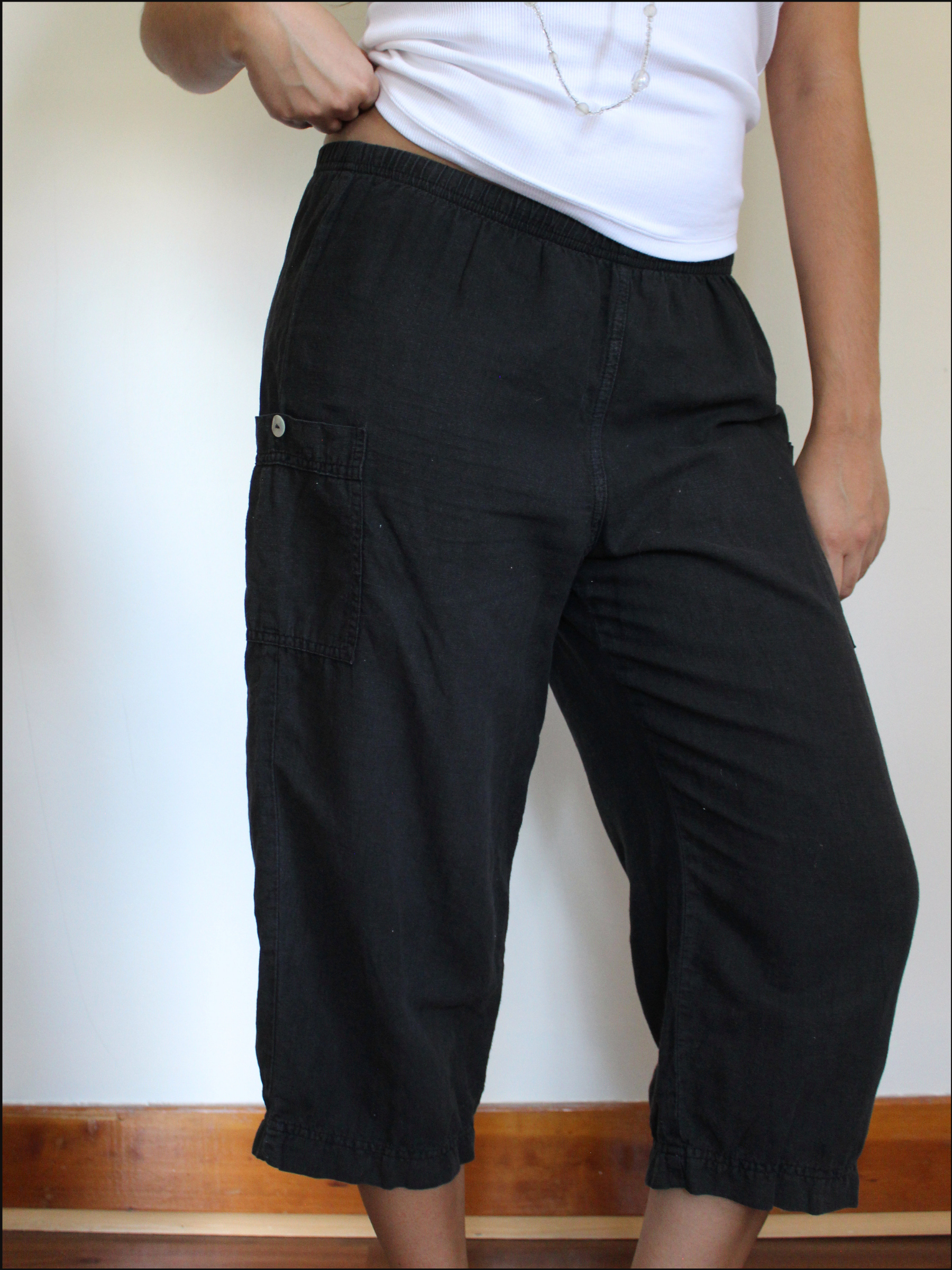 linen button capris cover (2).png