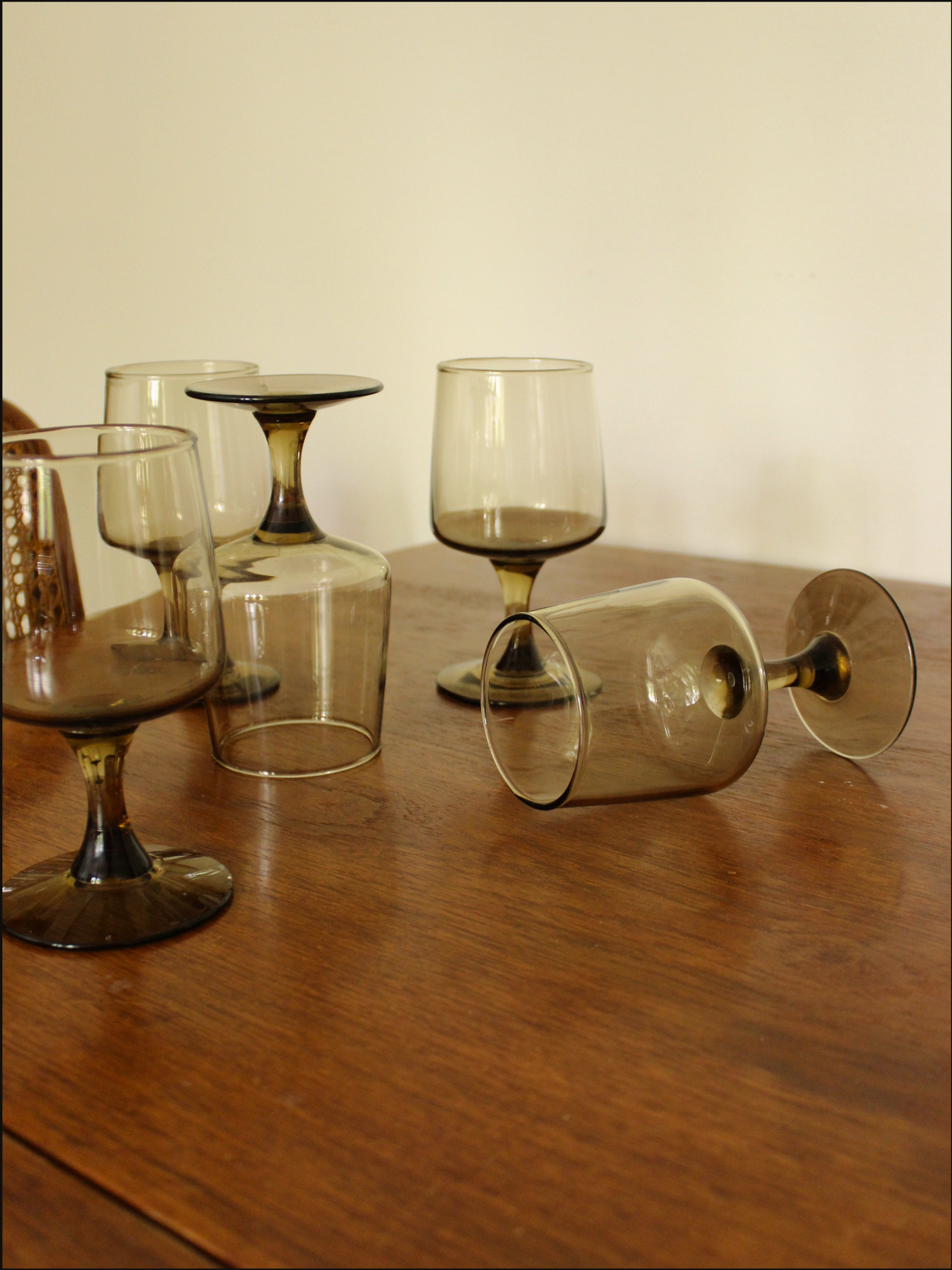 smoke wine glasses cover (4).png