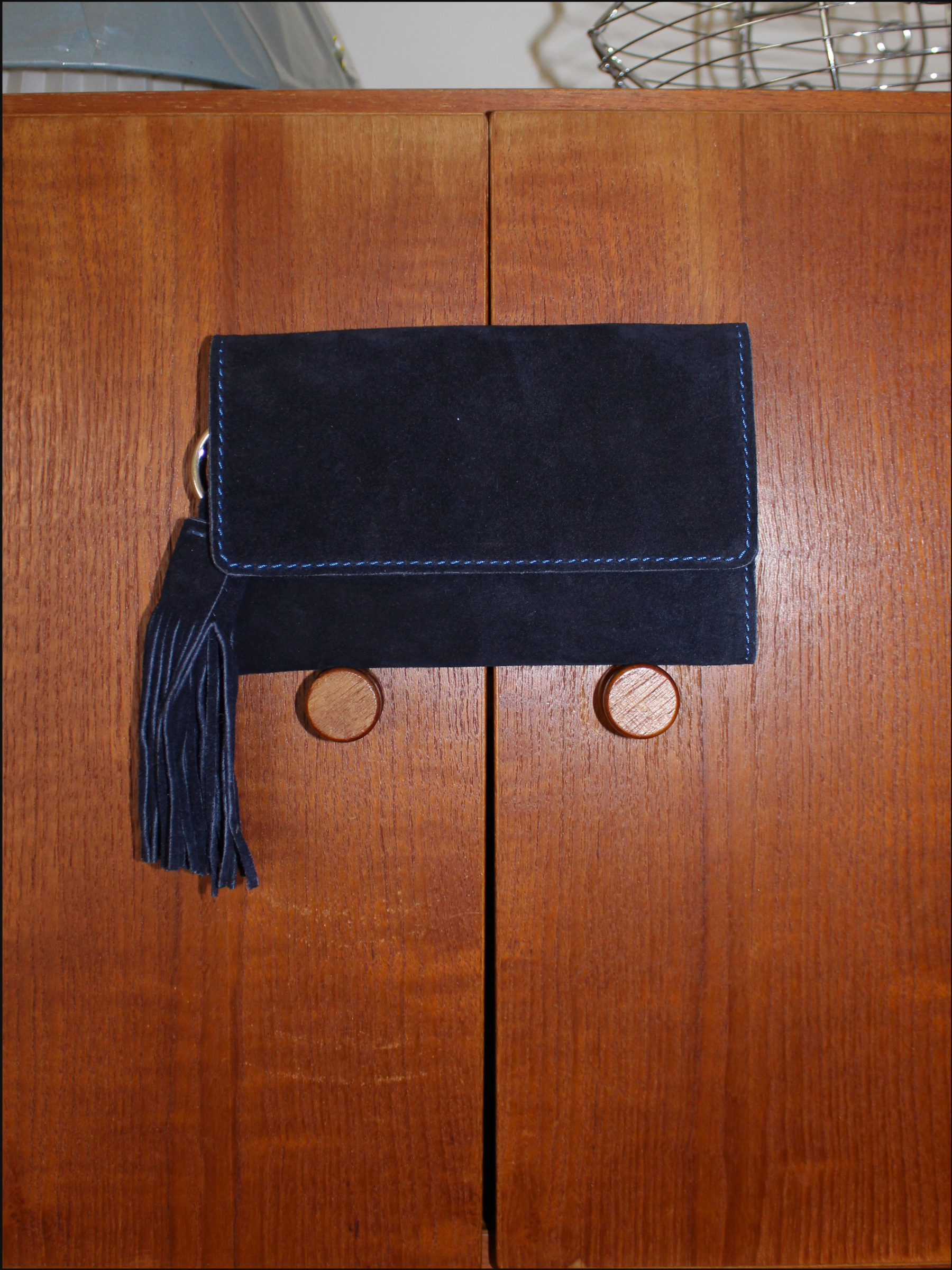 suede wallet cover (5).png