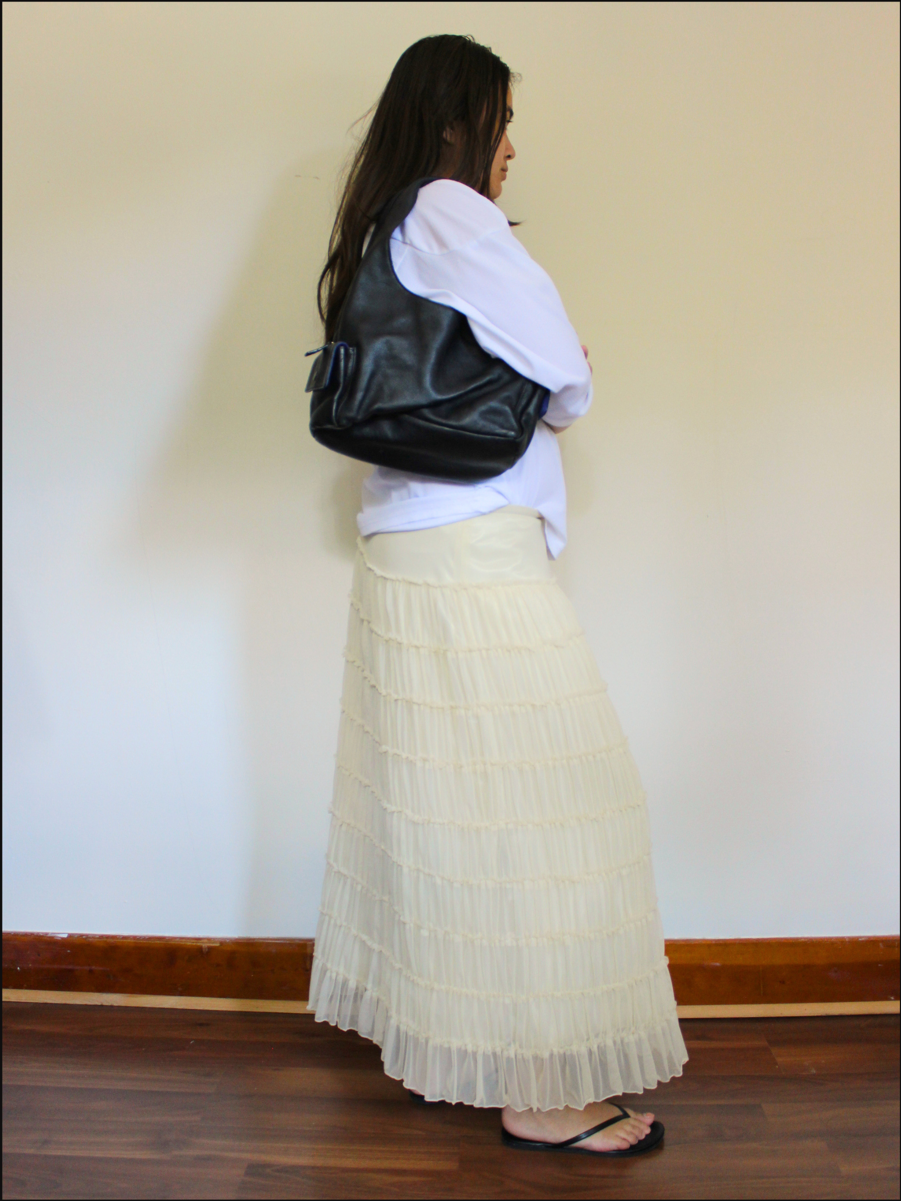 creme tiered skirt cover (5).png