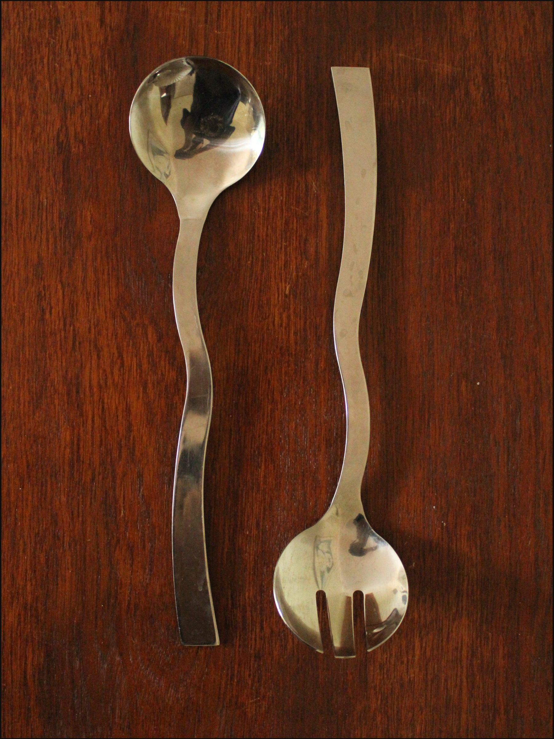 Wavy Serving Utensils — Set of 2