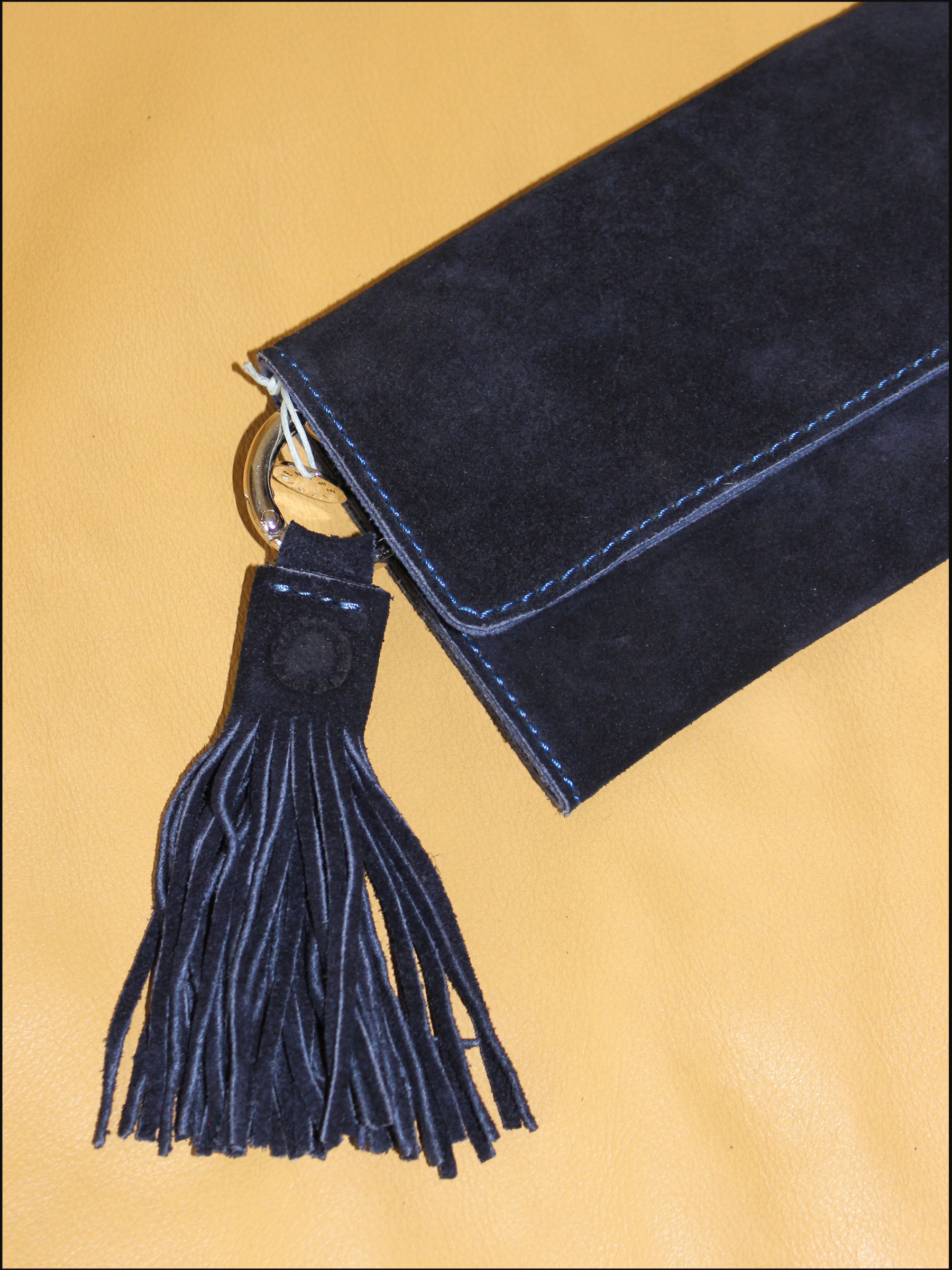 suede wallet cover (2).png