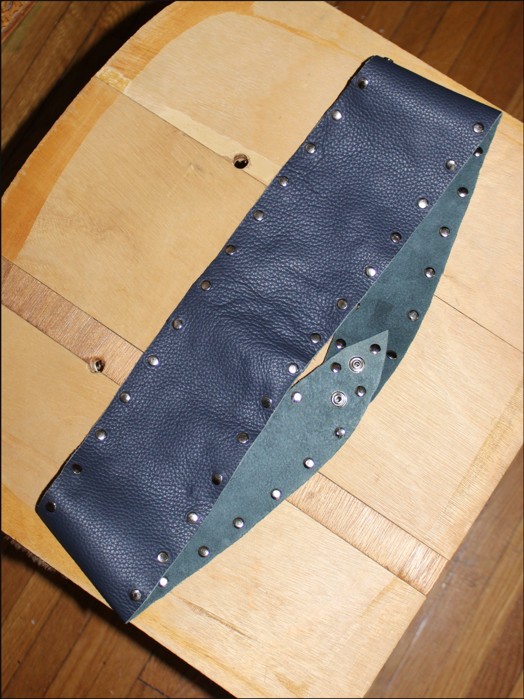 navy stud belt cover (4).png